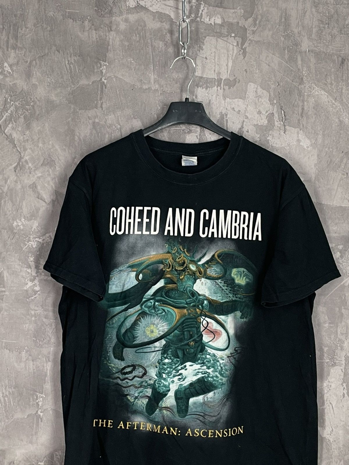 Band Tees × Vintage Coheed and Cambria band Y2K Avantgarde l T-shirt Size US L / EU 52-54 / 3 - 2 Thumbnail