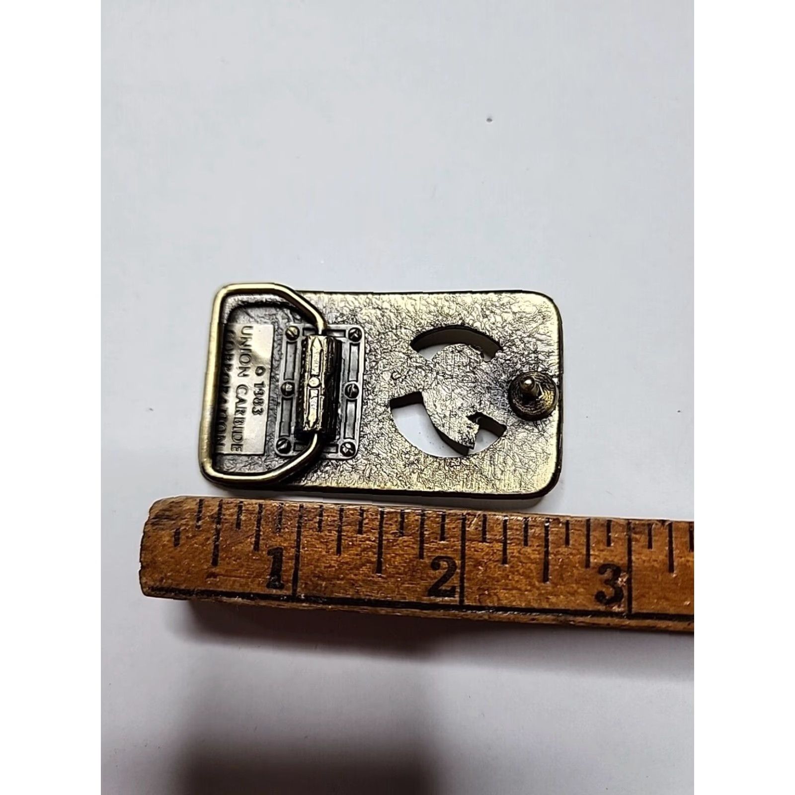 Vintage VINTAGE 1980s Nine Lives Cat Logo Brass Belt Buckle Adult Unisex Gold with Patina Rockabilly Accessories Size ONE SIZE - 4 Thumbnail
