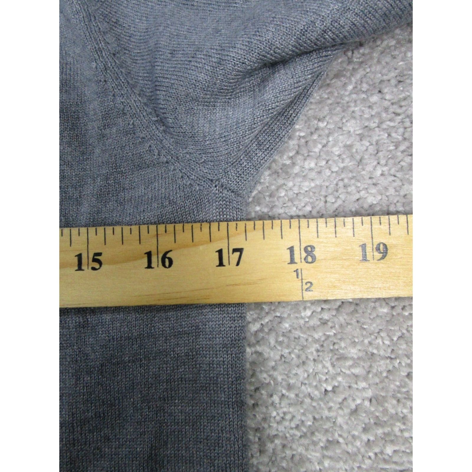 Lacoste Lacoste Women's Gray Wool Blend Ruffle Pullover Shirt Sweater L Large Round Neck Long Sleeve Size L / US 10 / IT 46 - 7 Thumbnail