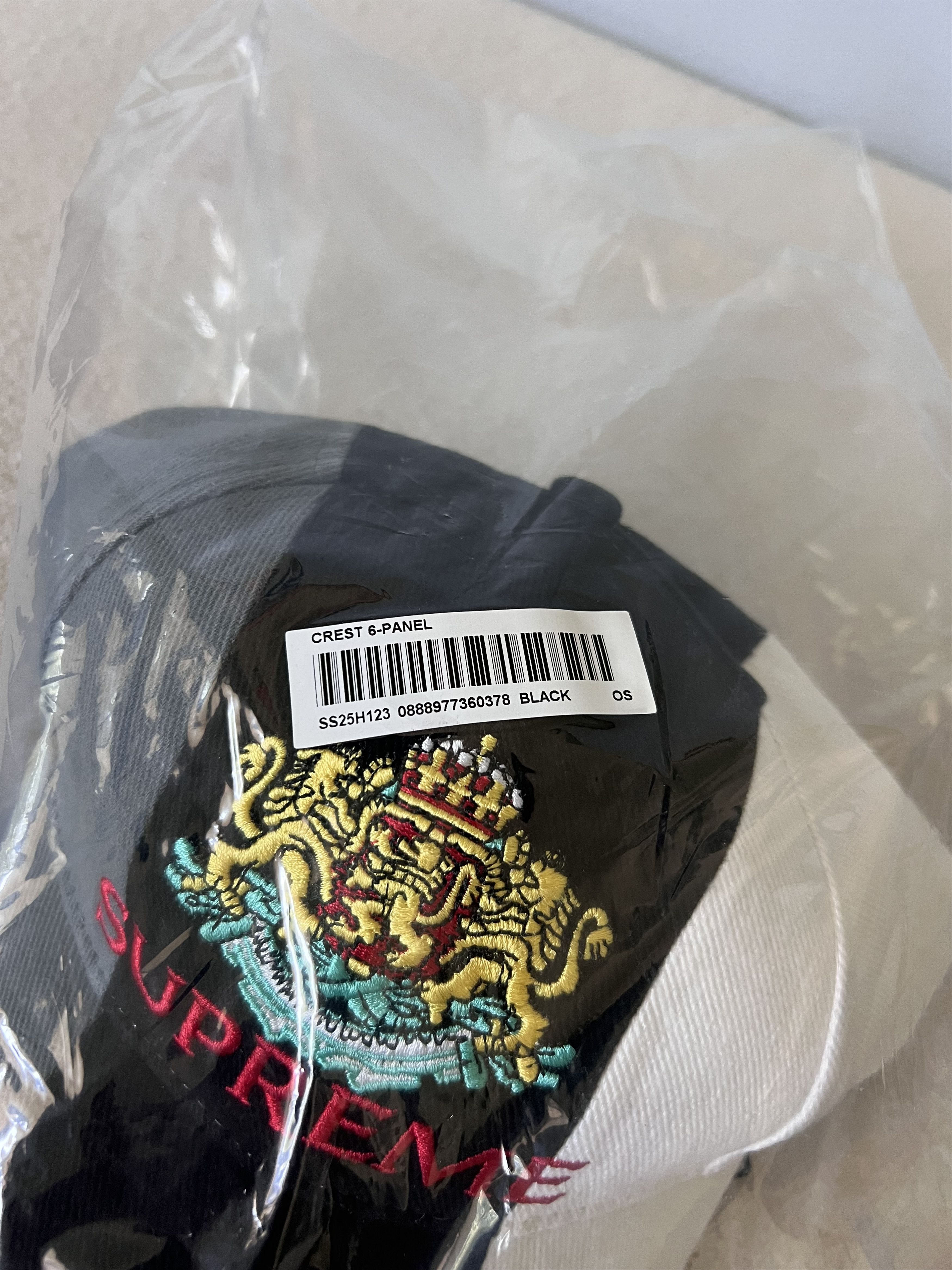Supreme Supreme Crest 6-Panel Hat in Black Size ONE SIZE - 3 Thumbnail