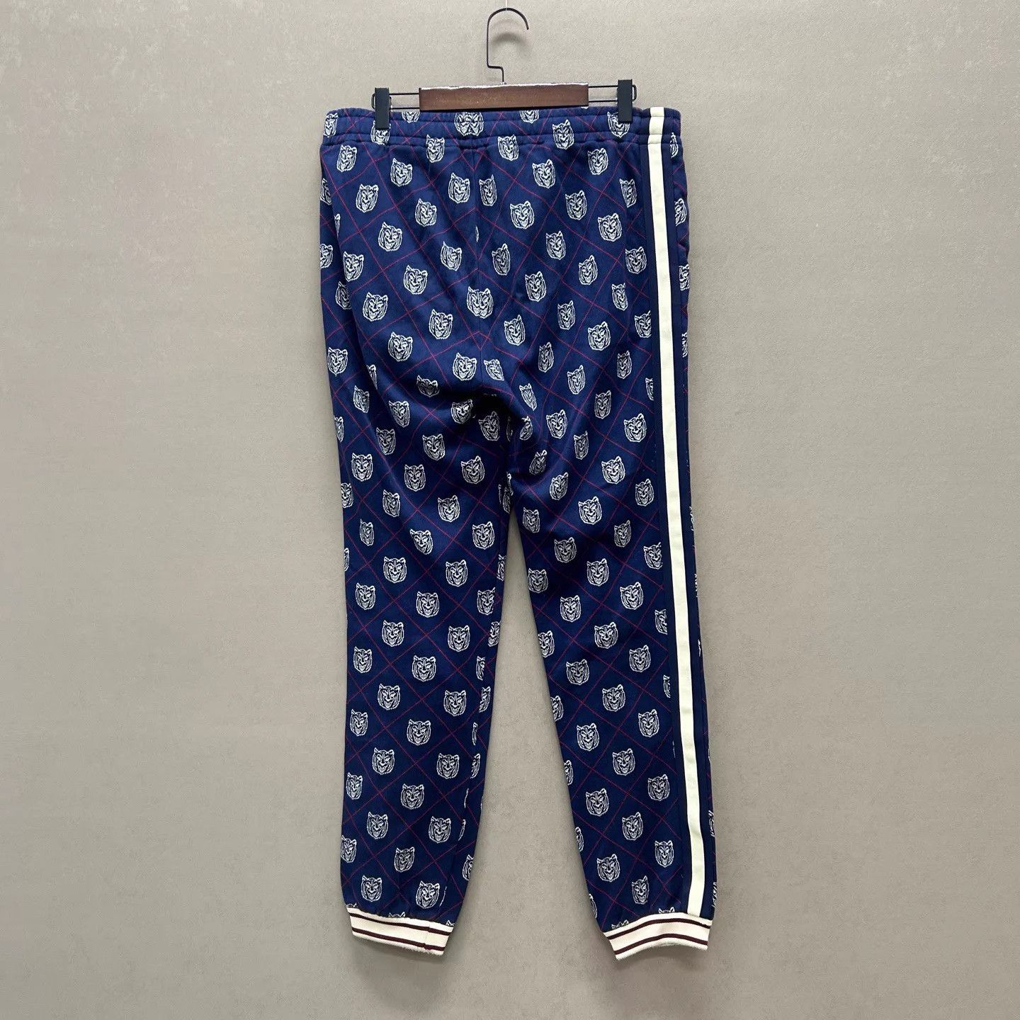 Gucci GUCCI Deep Blue All-over Tiger Print Track Pants Size L Size US 34 / EU 50 - 2 Thumbnail