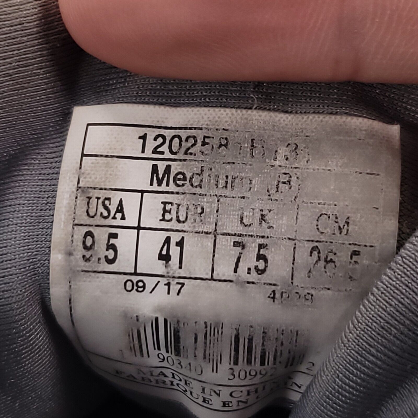 Brooks Brooks Levitate DNA Shoe Womens Size 9.5 1202581B131 Gray Size US 9.5 / IT 39.5 - 9 Thumbnail