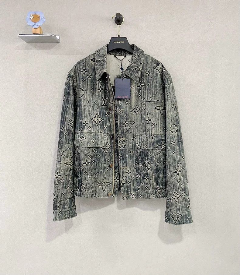 Louis Vuitton Louis Vuitton Fall collection makes old denim jacket Size US M / EU 48-50 / 2 - 1 Thumbnail