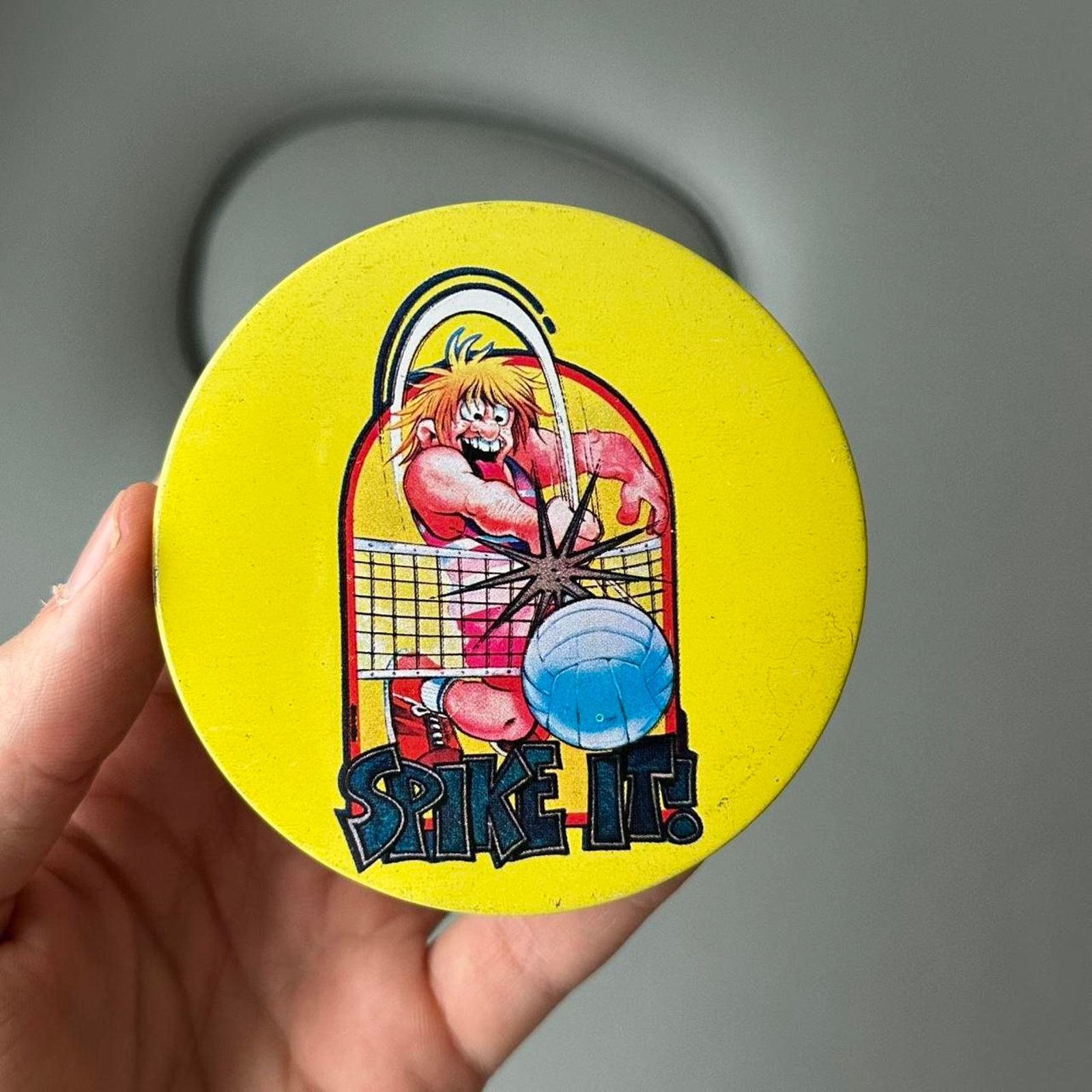 Vintage Vintage 60s 70s Cartoon Big Round Yellow Metal Button Pin Size ONE SIZE - 2 Thumbnail