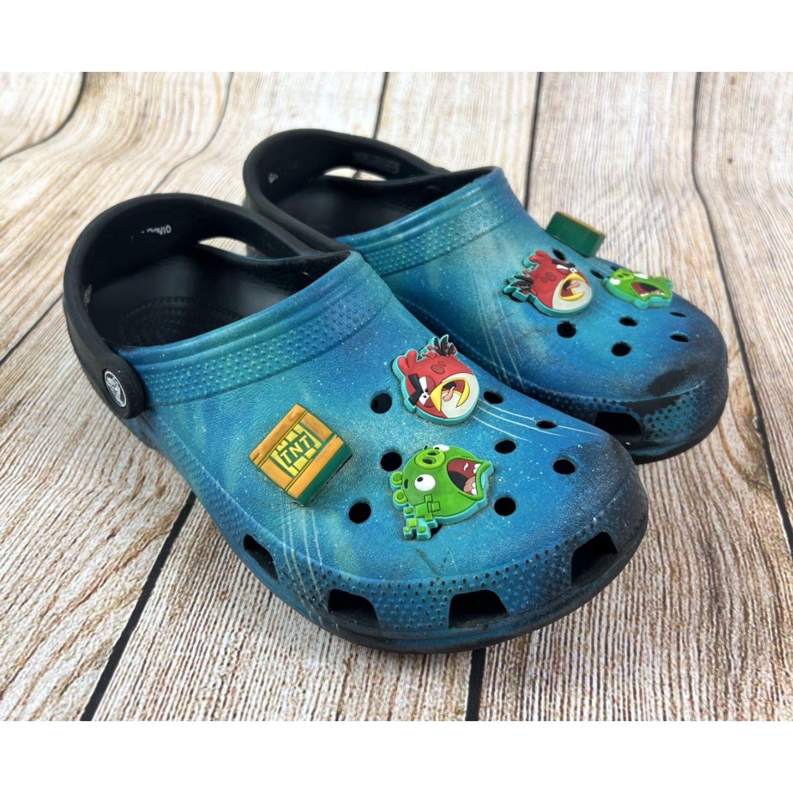 Crocs VINTAGE Crocs Classic Clogs Angry Birds Themed Unisex Adults Sandal Blue 8 6 Women Men US Shoe Size 8 Crocs Classic Rubber Has Scuffs Pre Owned Size US 8 / IT 38 - 2 Thumbnail