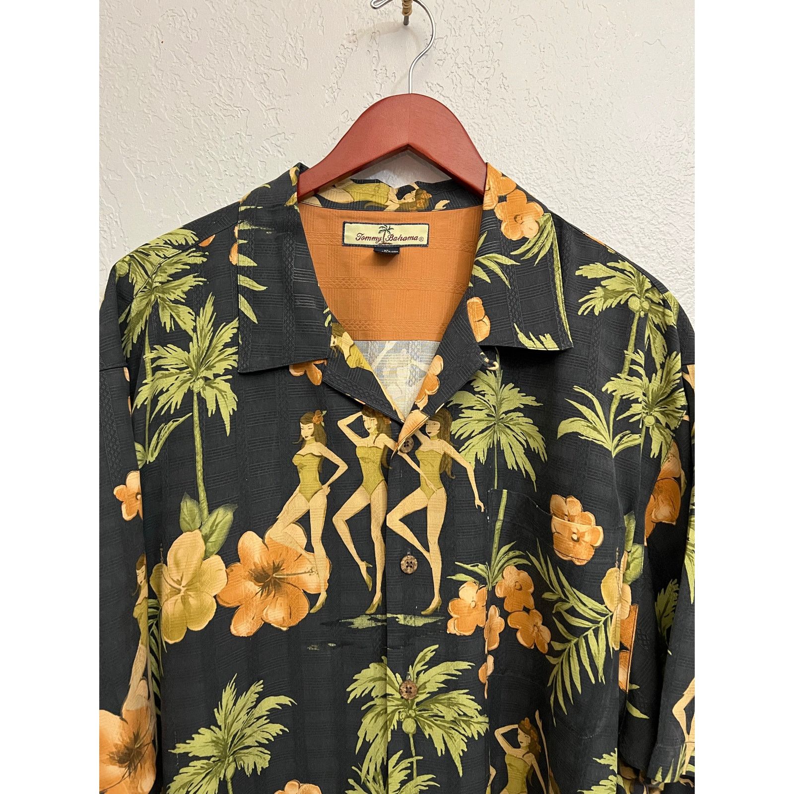 Tommy Bahama Tommy Bahama 100% Silk Hawaiian Shirt XL Black Hula Girl Size US XL / EU 56 / 4 - 2 Thumbnail