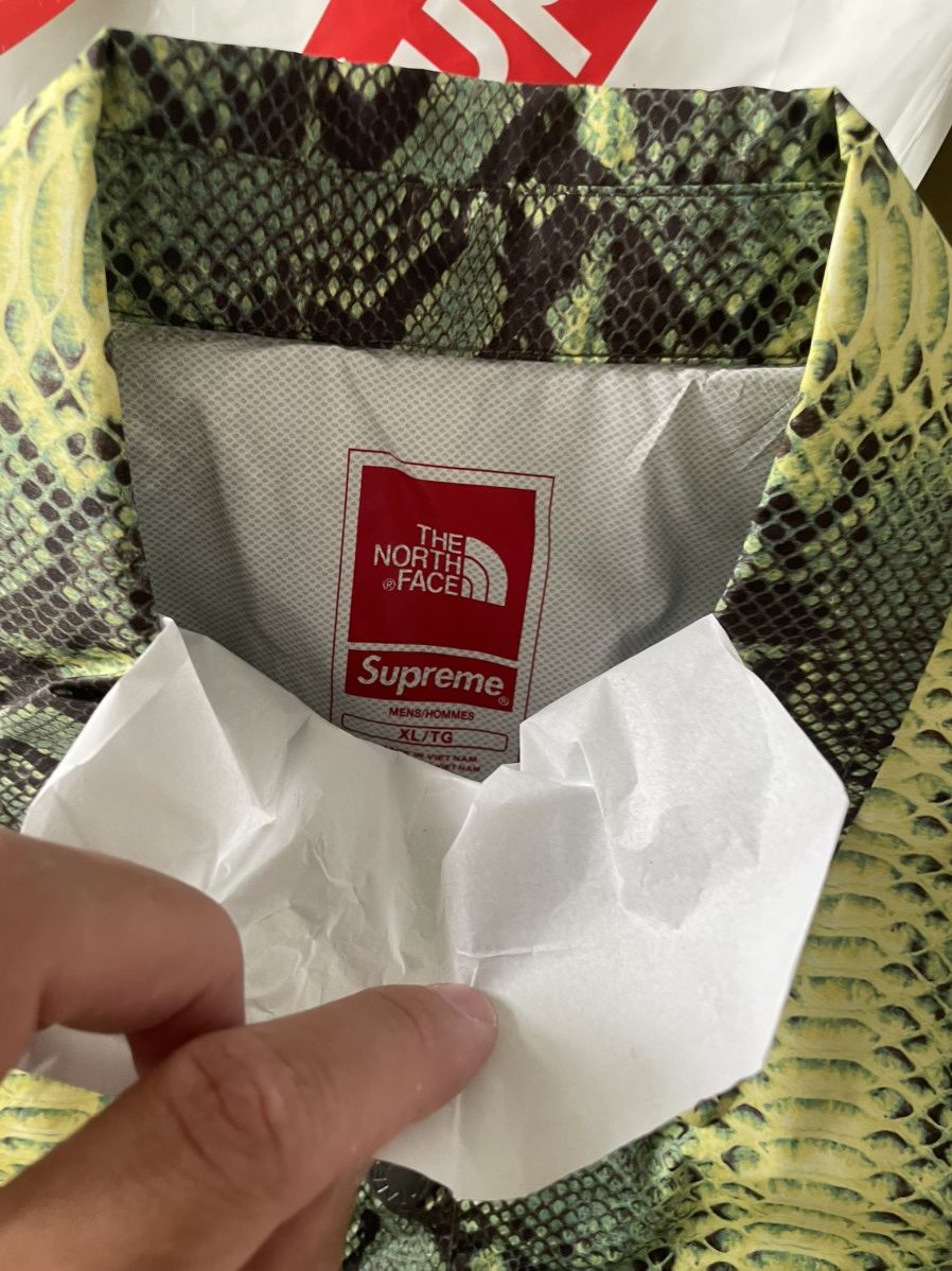 Supreme × The North Face Supreme x North face green snake jacket Size US XL / EU 56 / 4 - 5 Thumbnail