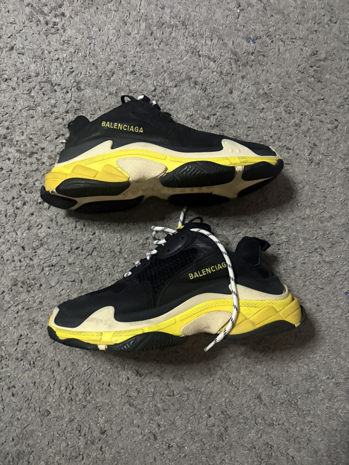 balenciaga triple s