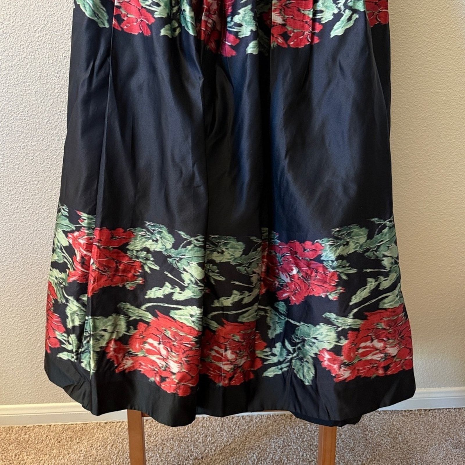 Other Vntg Adolfo silk Floral Black and Red Women's full Skirt Size 28" / US 6 / IT 42 - 3 Thumbnail