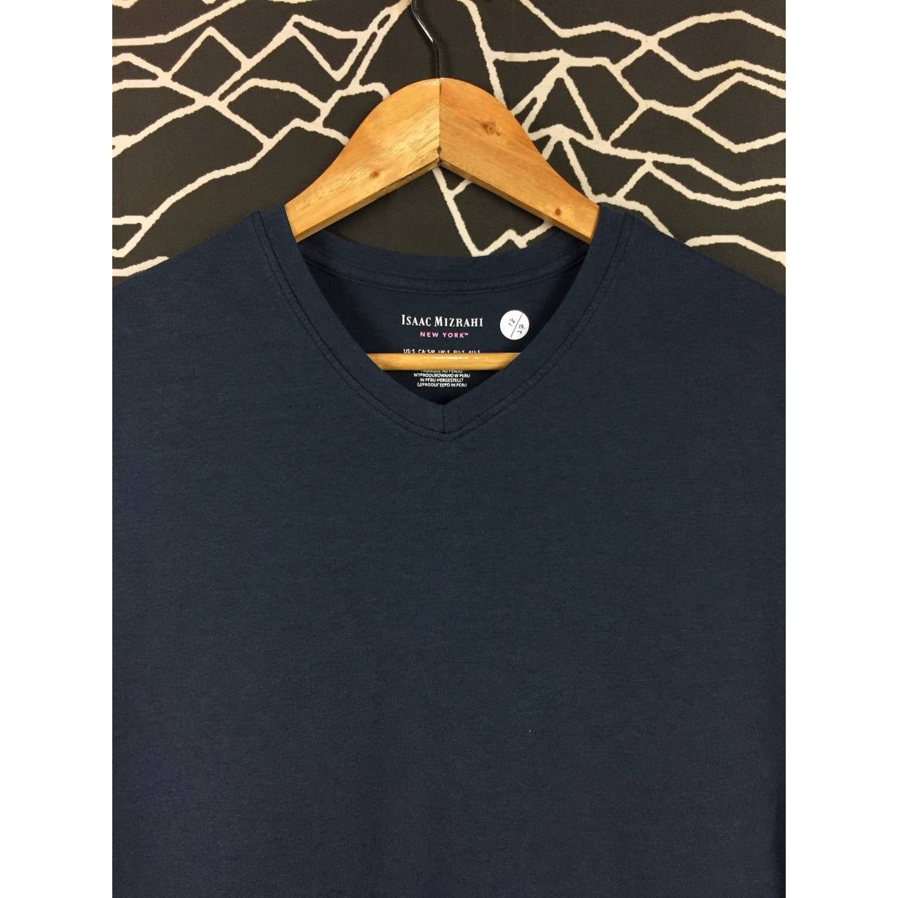 Isaac Mizrahi × Vintage Isaac Mizrahi New York Casual V-Neck Essentials Tee Size US S / EU 44-46 / 1 - 3 Thumbnail