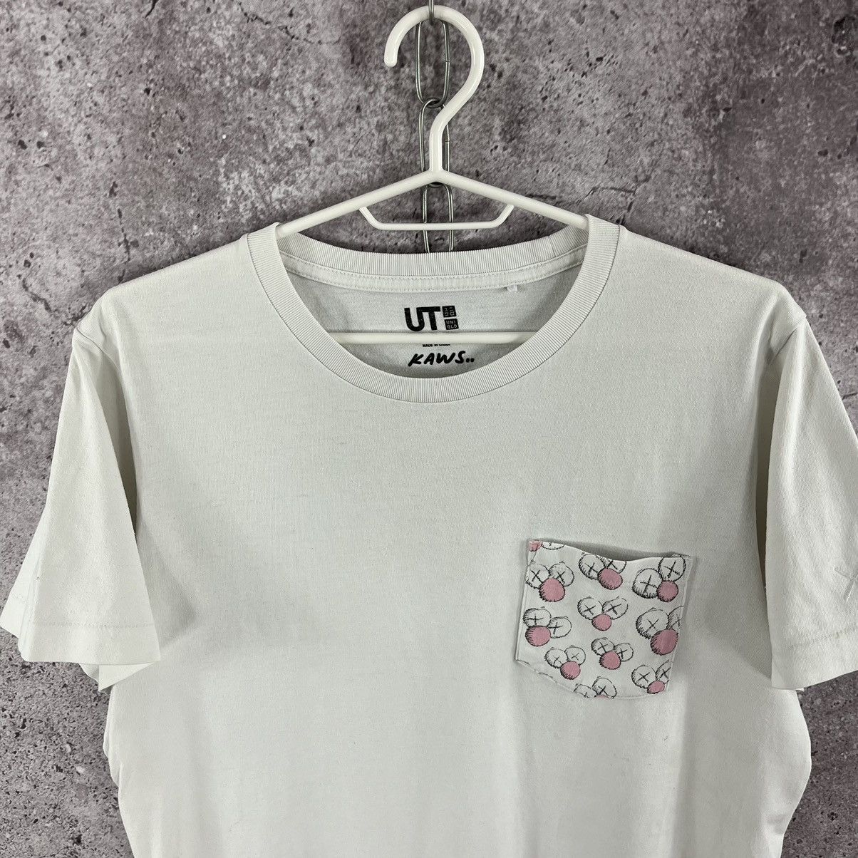 Kaws × Uniqlo Uniqlo x Kaws T-Shirt Pocket Logo Y2K White Size S Size US S / EU 44-46 / 1 - 2 Thumbnail