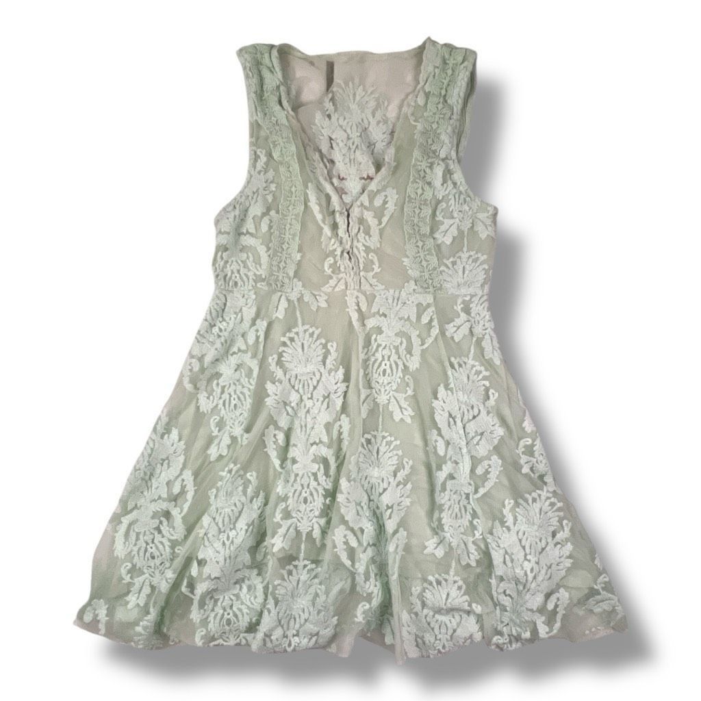 wedding guest lace dresses Ever-Pretty Lace V-Neck Midi Cocktail Dress with Flutter Sleeves
