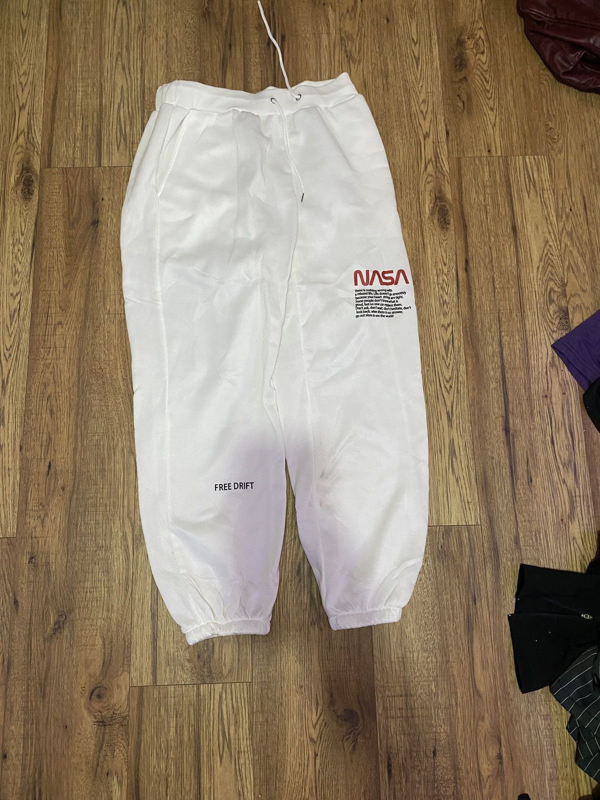 Other White NASA cuffed sweatpants Size US 33 - 1 Thumbnail