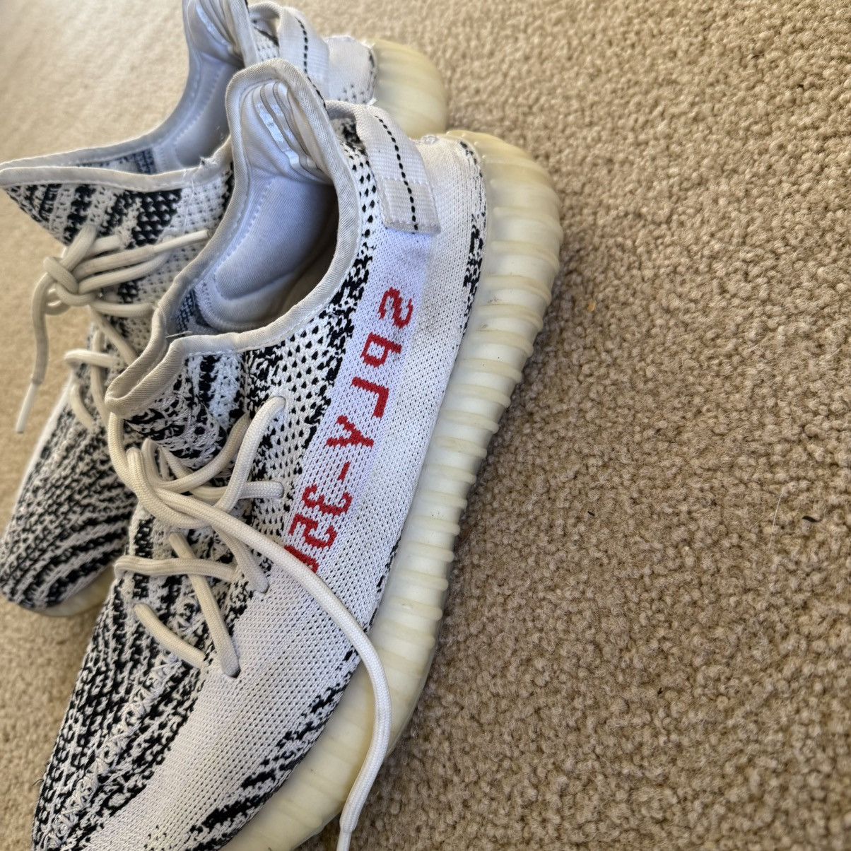 Yeezy Yeezy Zebras Size US 11 / EU 44 - 5 Thumbnail