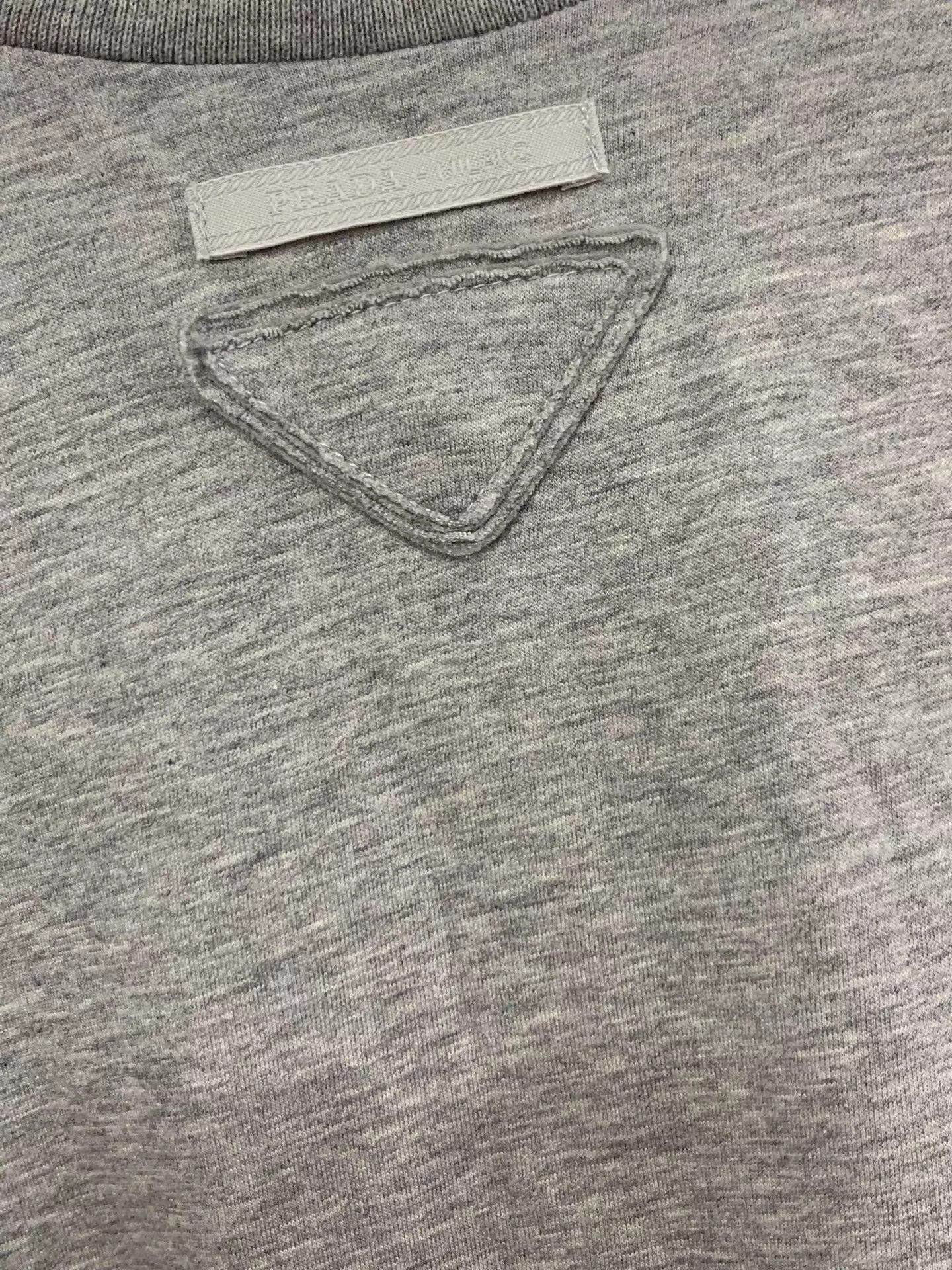 Prada Prada 25FW Gray Color Blocked Long Sleeve T-Shirt XS New Size XS / US 0-2 / IT 36-38 - 2 Thumbnail