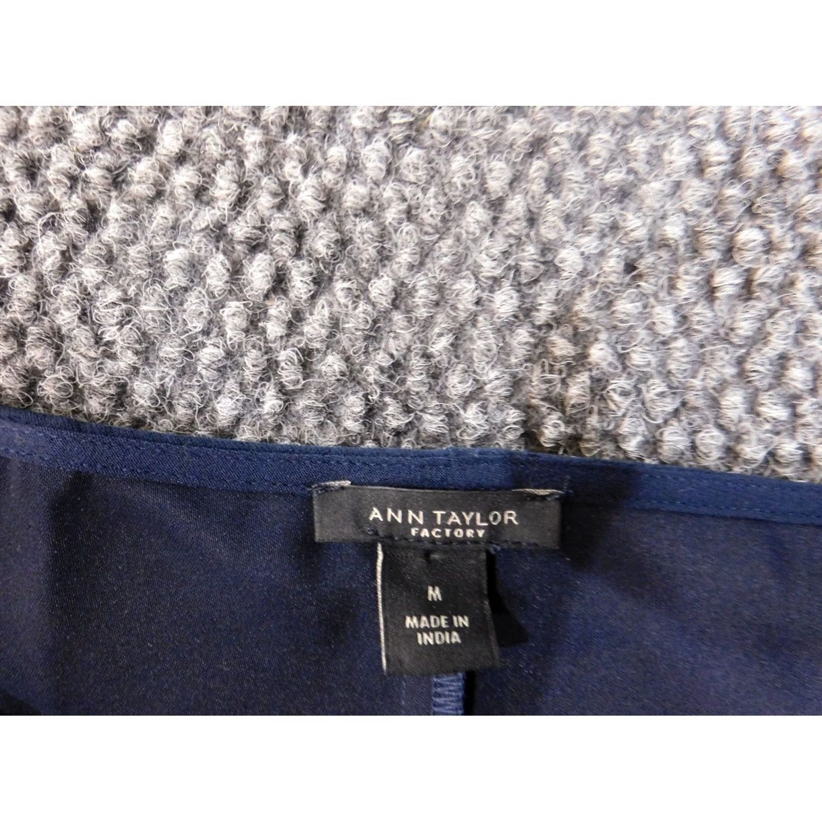 Ann Taylor Ann Taylor Loft Shirt Women Medium Blue Pullover Polyester Knit Ruffle Short Sleeve Round Neck Casual Basic Modern Slub Vintage No Size M / US 6-8 / IT 42-44 - 4 Thumbnail