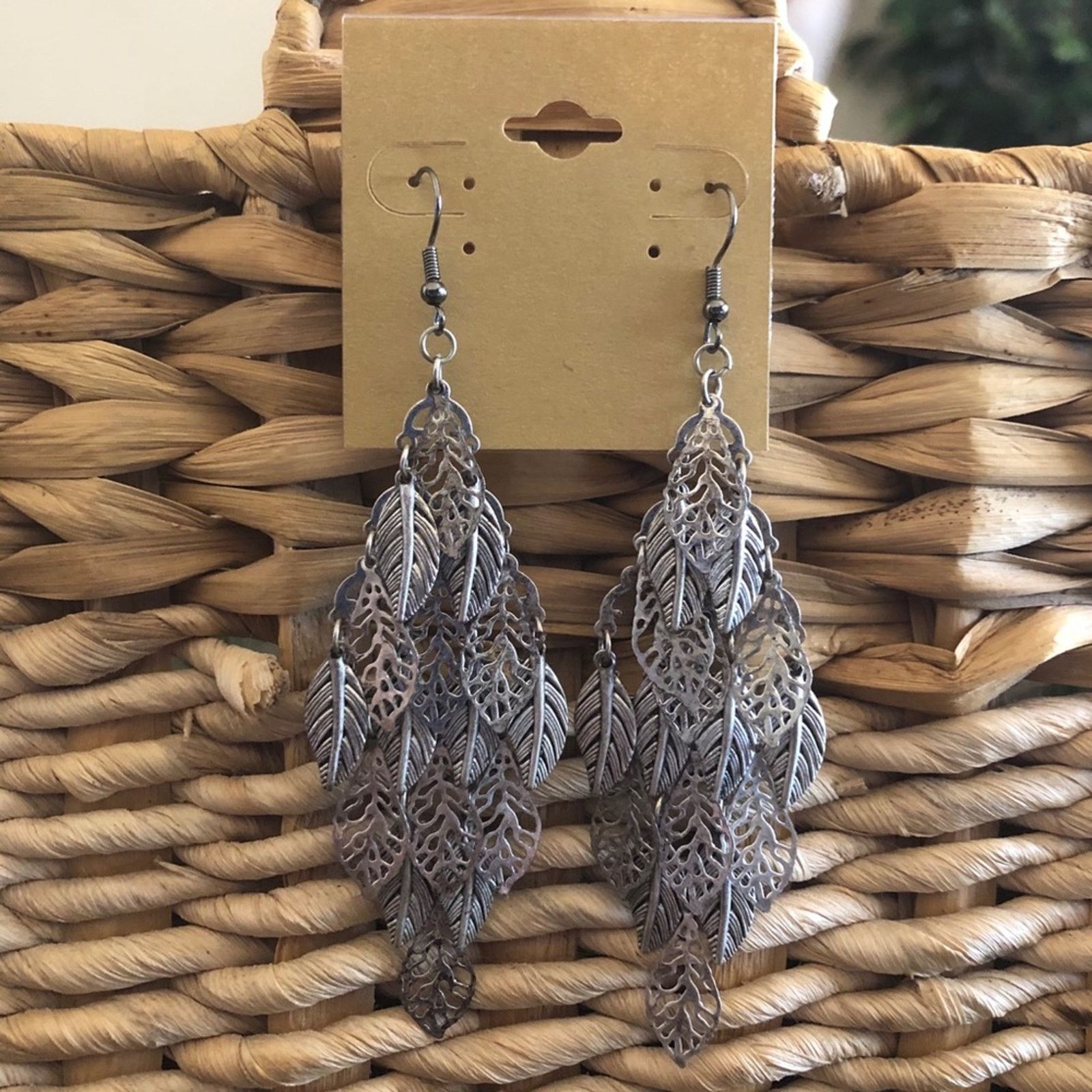 Vintage Vintage silver tone tiered falling leaves earrings Size ONE SIZE - 1 Thumbnail