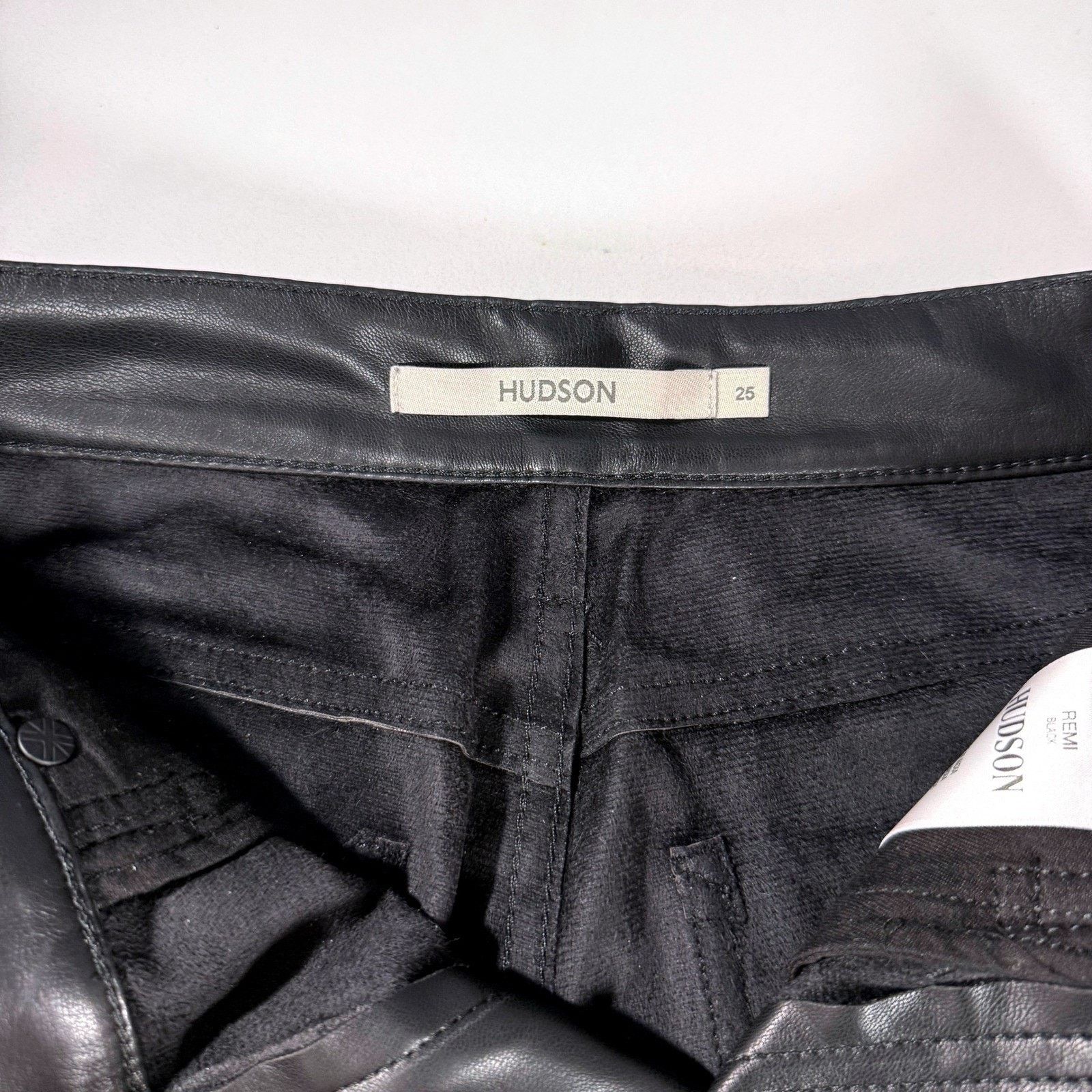 Hudson Hudson Remi High-Rise Black Vegan-Friendly Leather Pants Size 25" / US 0 / IT 36 - 10 Thumbnail