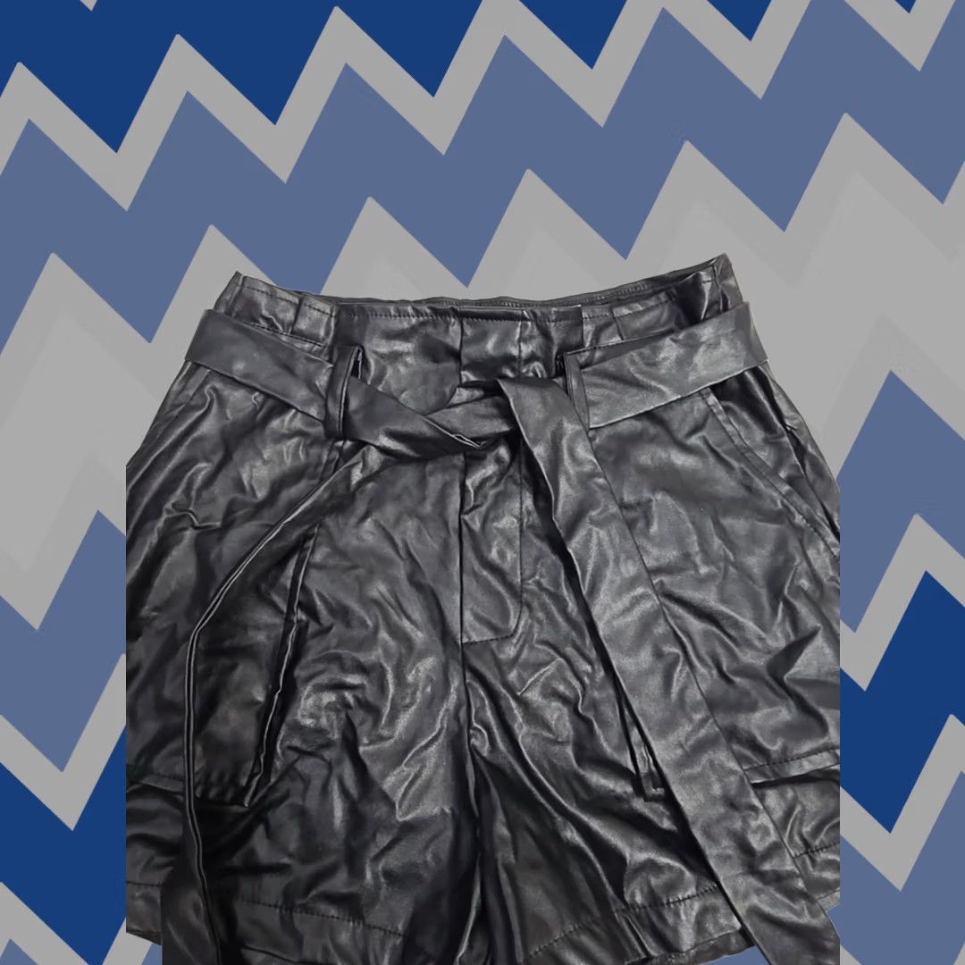 Shein SheIn Faux Leather Belted Shorts Black High Rise Size Small Slashed Pocket Paperbag Casual Women, 90s Theme Size 28" / US 6 / IT 42 - 1 Thumbnail
