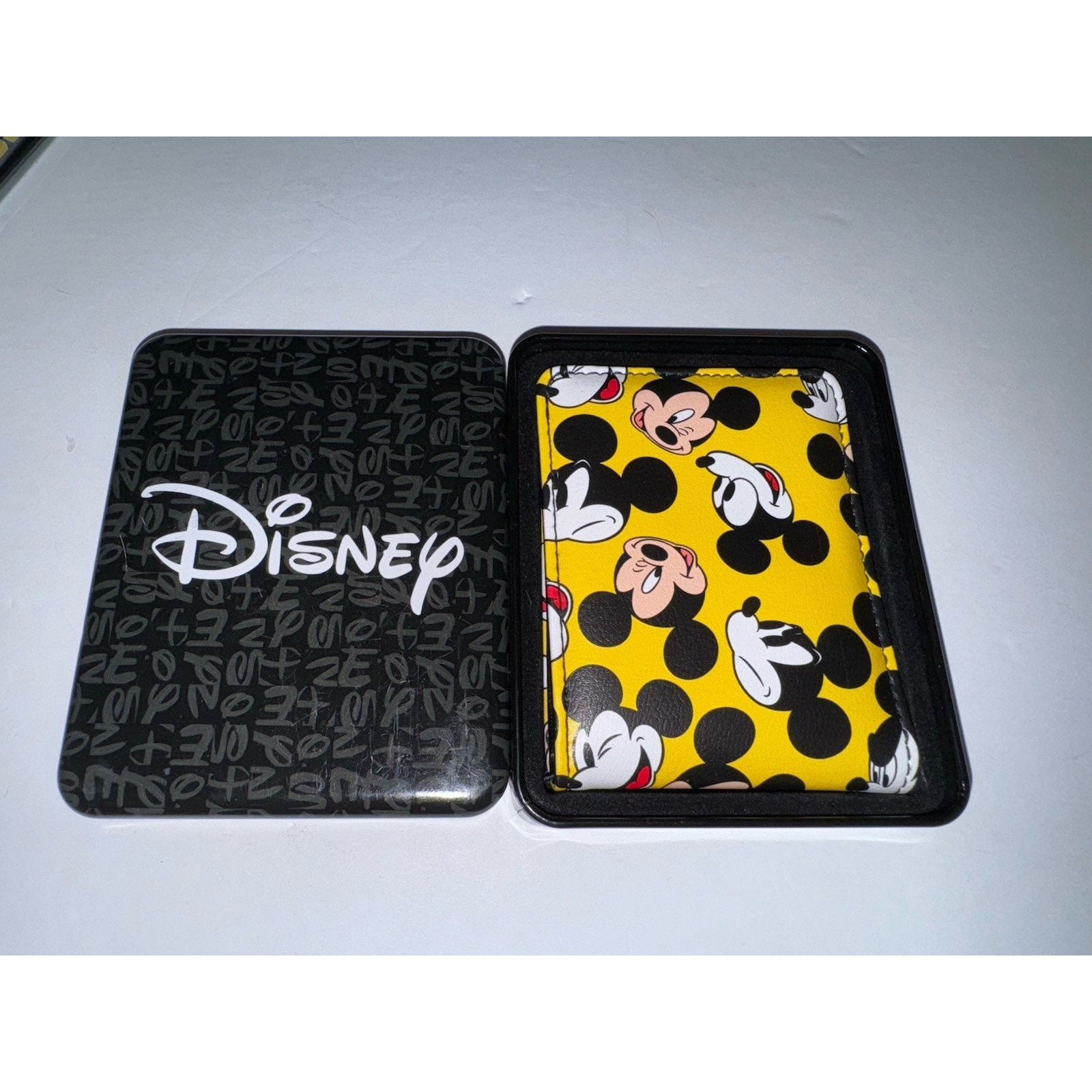 Disney Buckle-Down Mens Disney Mickey Mouse Bifold Wallet BNIB Size ONE SIZE - 2 Thumbnail