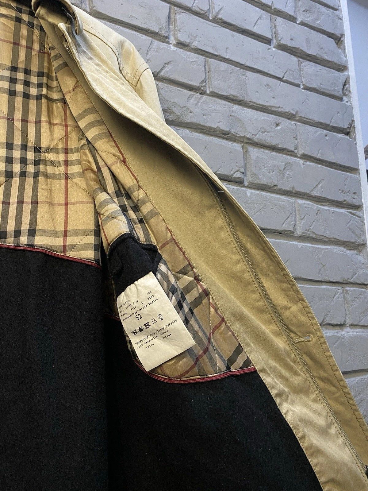 Burberry Vintage Burberry Beige Trench Coat Jacket Mens Size 52 Size US L / EU 52-54 / 3 - 7 Thumbnail