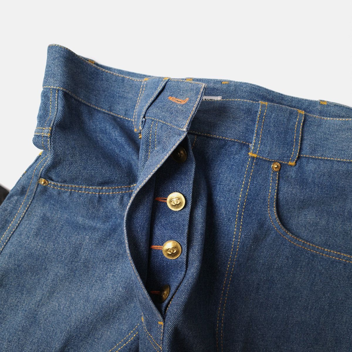 Chanel 1990-2000’s Chanel Contrasting Stitching Denim Shorts Size 36" / US 14 / IT 50 - 6 Thumbnail
