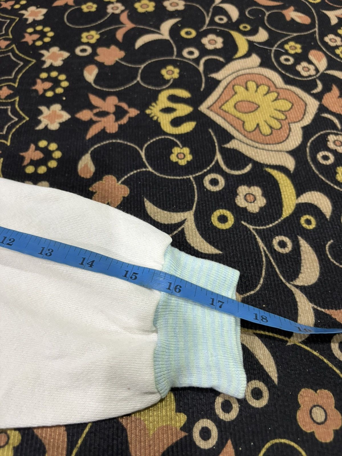 Guess !! Rare !! Vintage GUESSE 90s Size US S / EU 44-46 / 1 - 9 Thumbnail