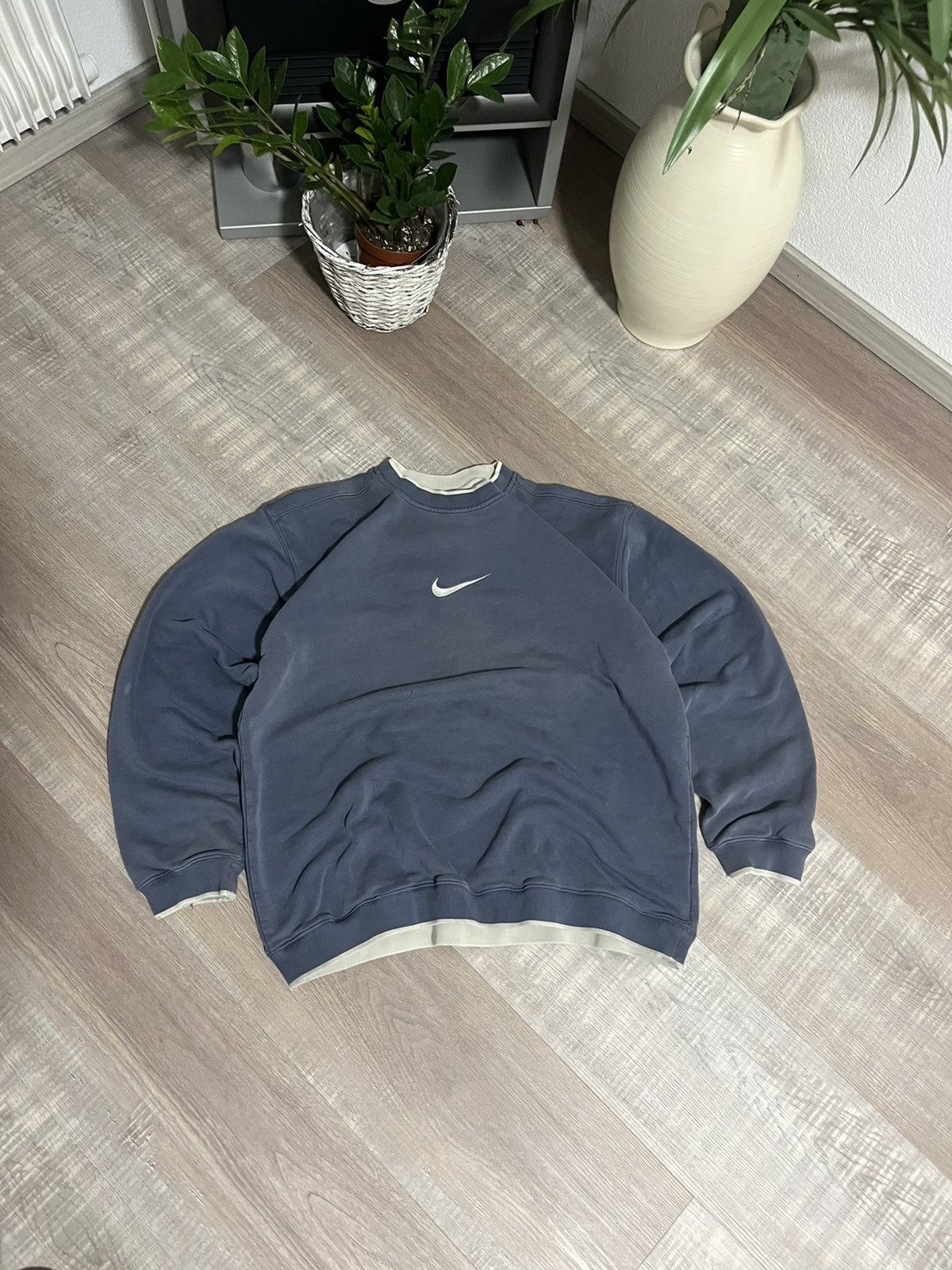 Nike × Vintage Vintage Nike Swoosh 90s Sweatshirt Y2K Size US L / EU 52-54 / 3 - 1 Thumbnail