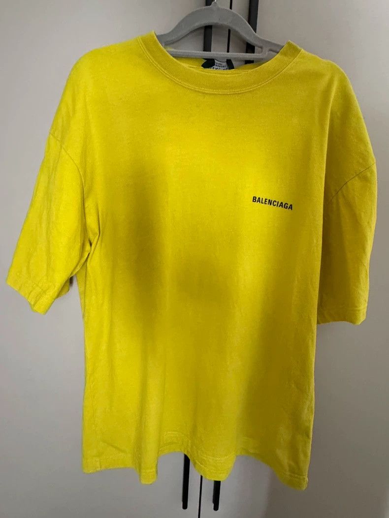 Balenciaga Balenciaga Printed Yellow Short Sleeve T-Shirt Front and B Size US XS / EU 42 / 0 - 1 Thumbnail