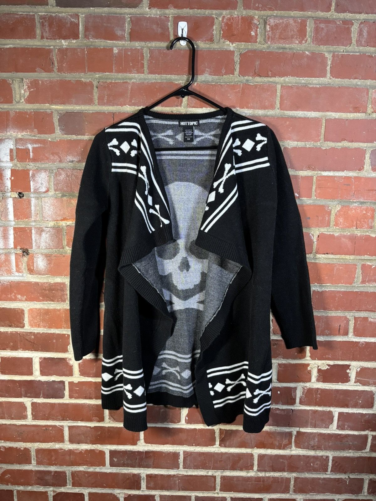Hot Topic Hot Topic Skull & Crossbones Girls Open Cardigan Goth Small Size S / US 4 / IT 40 - 2 Thumbnail
