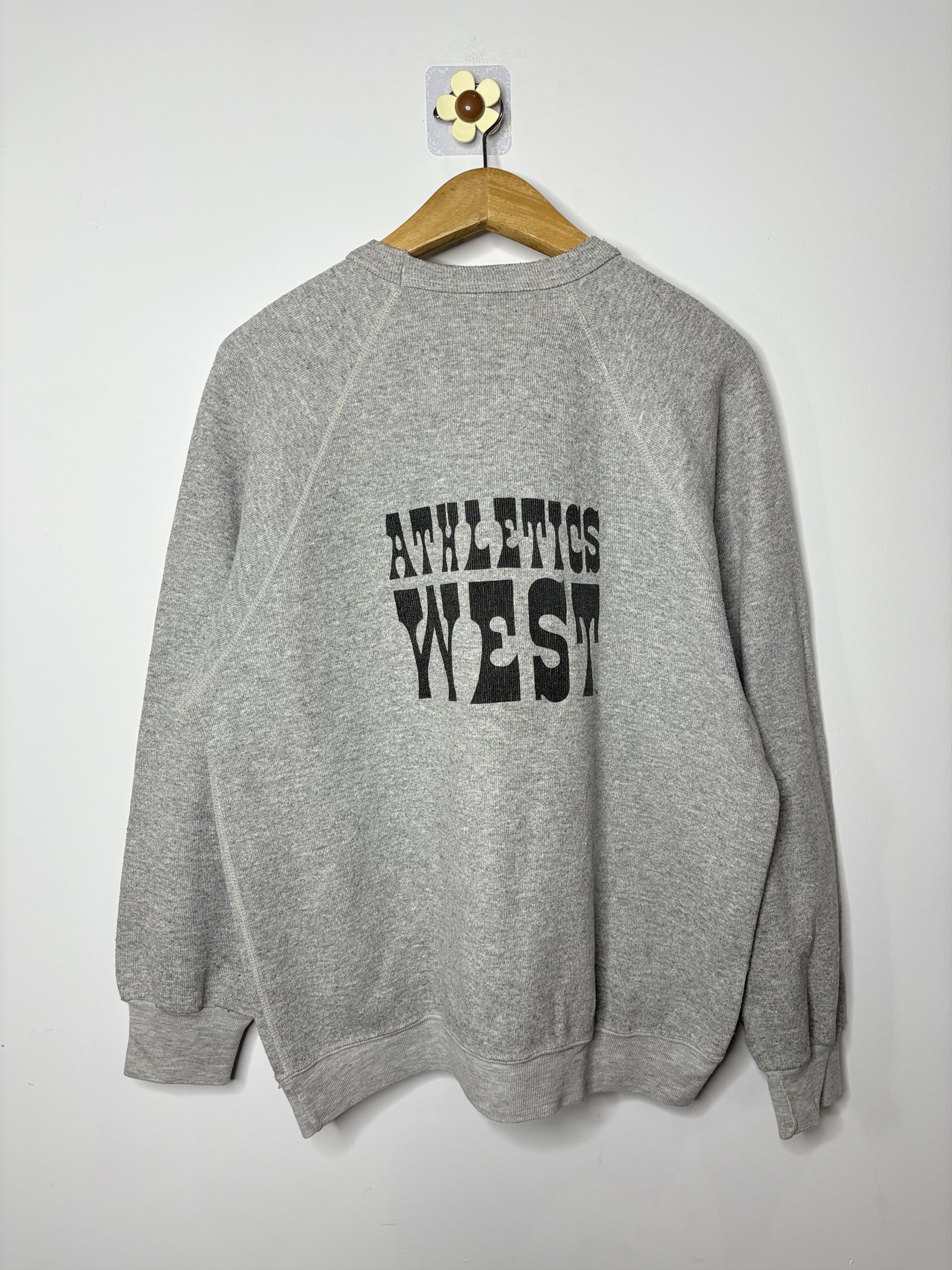 Nike VINTAGE 70s Nike Athletics West Crewneck Sweatshirt L Gray Size US M / EU 48-50 / 2 - 7 Thumbnail