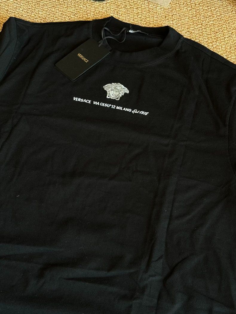 Versace Versace New genuine short sleeves Size US XL / EU 56 / 4 - 5 Thumbnail