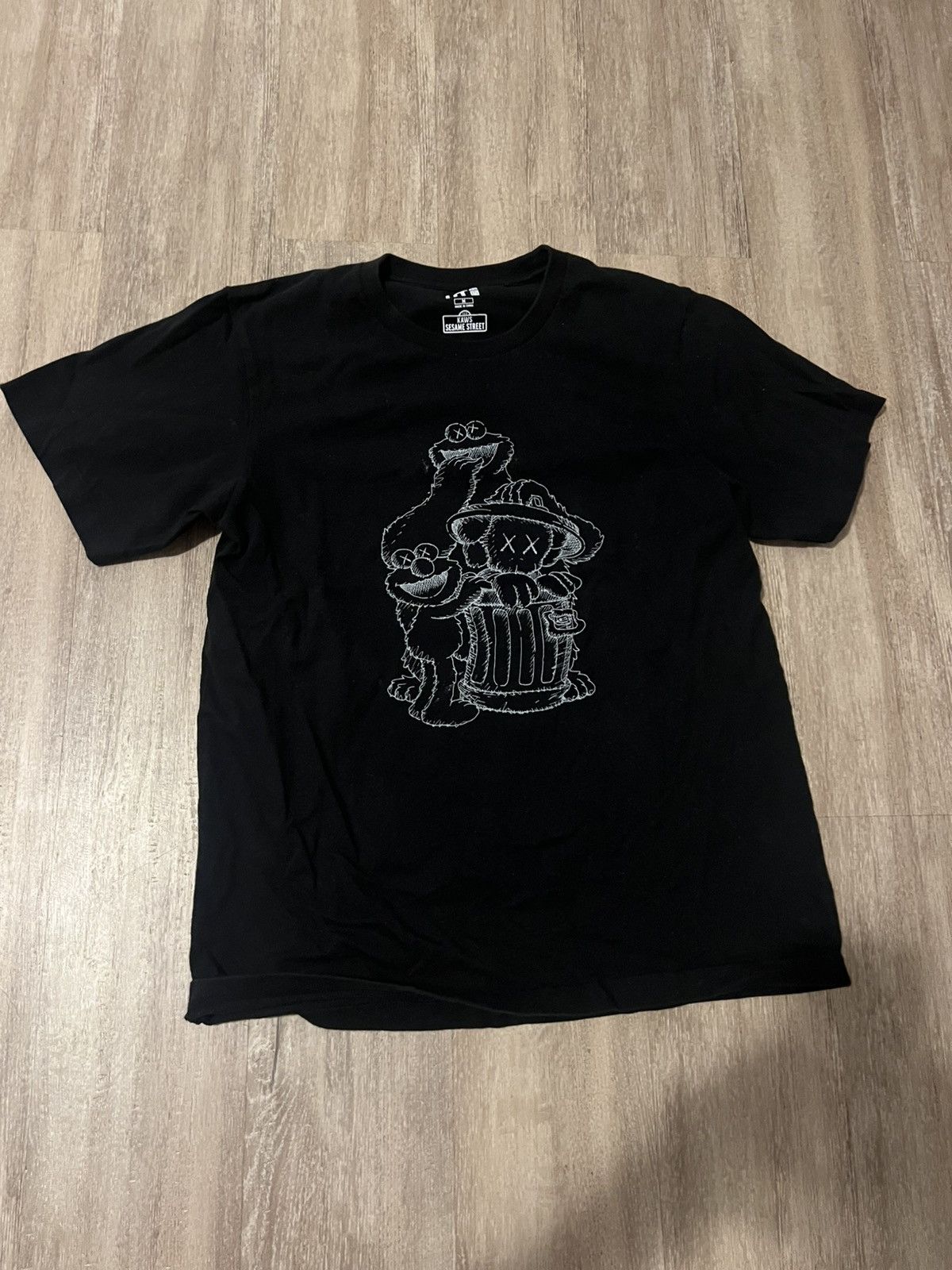 Kaws Kaws x Uniqlo x Sesame Street Size US M / EU 48-50 / 2 - 1 Thumbnail