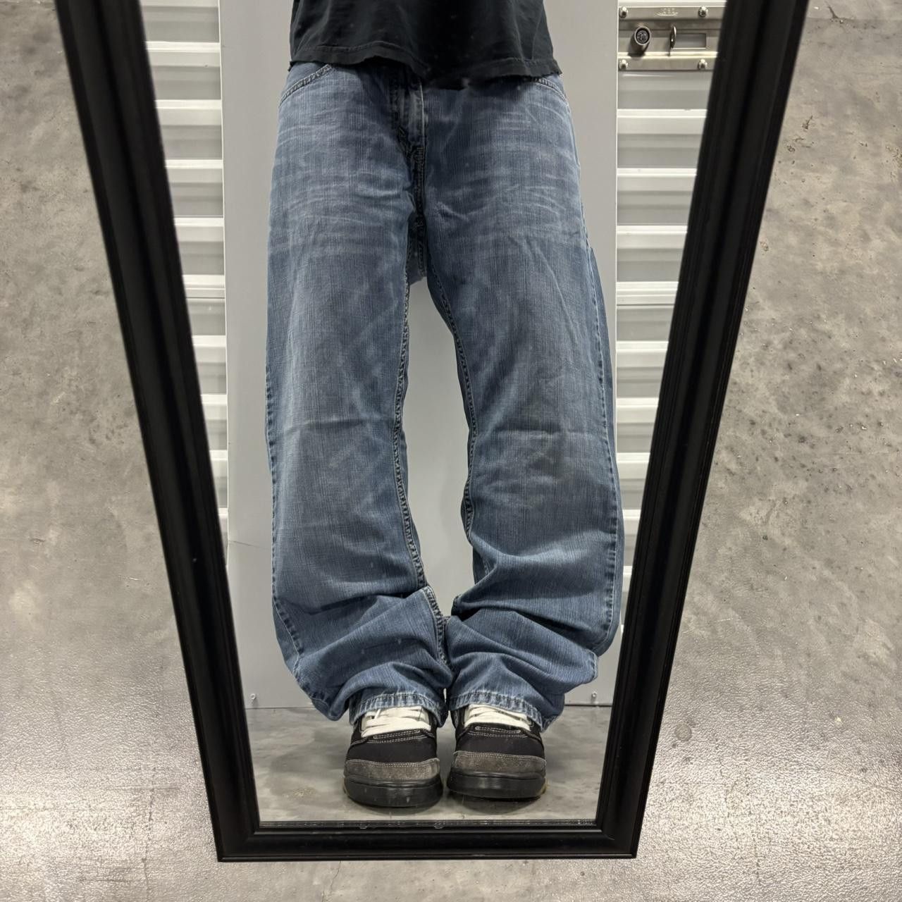 Levi's × Vintage Crazy Vintage Y2K/2000s Grunge Faded Medium Wash Levi’s Essential Denim Jeans! Size US 34 / EU 50 - 1 Thumbnail