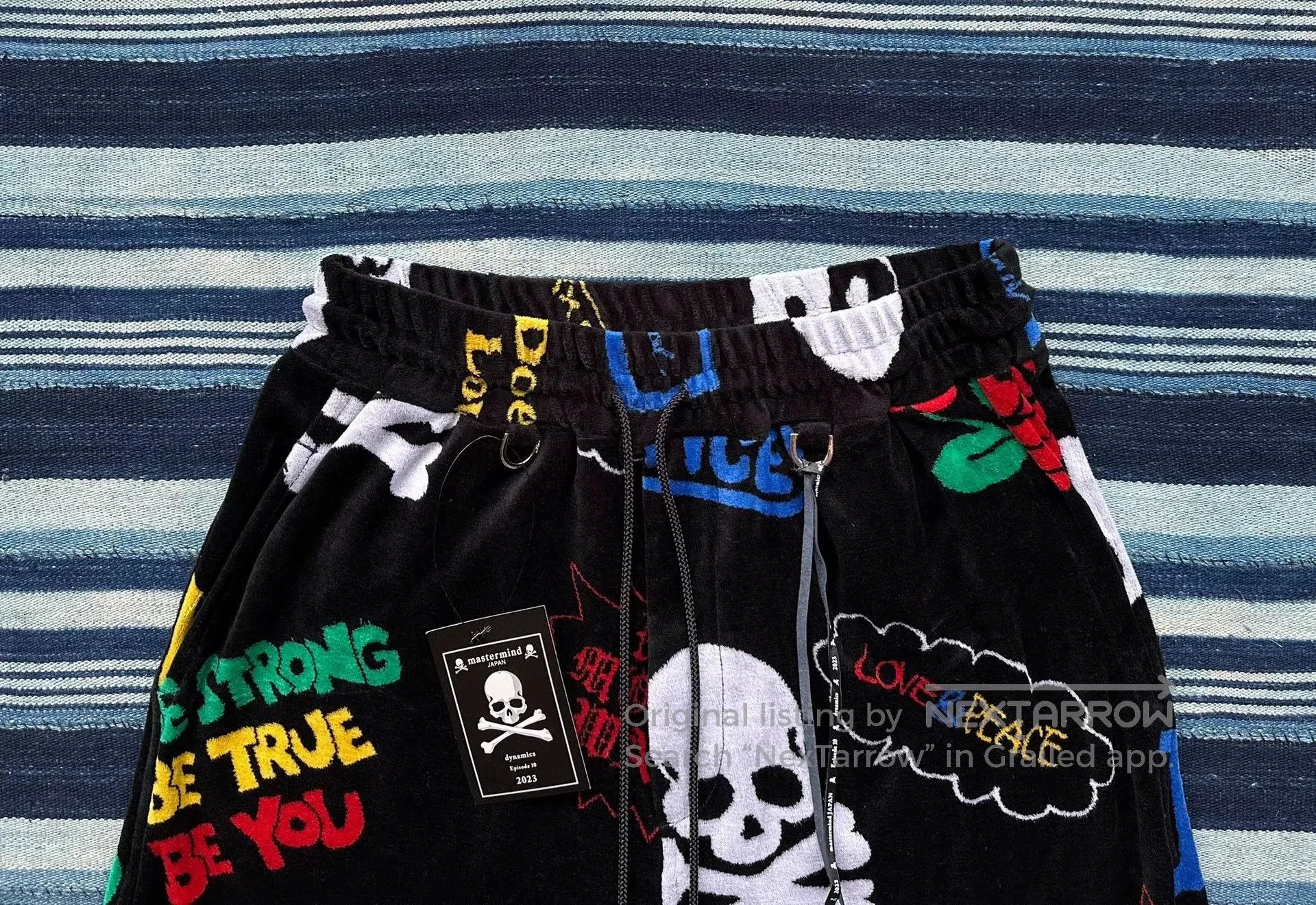 Other mastermind japan velvet skull graffiti shorts. Size US 28 / EU 44 - 3 Thumbnail
