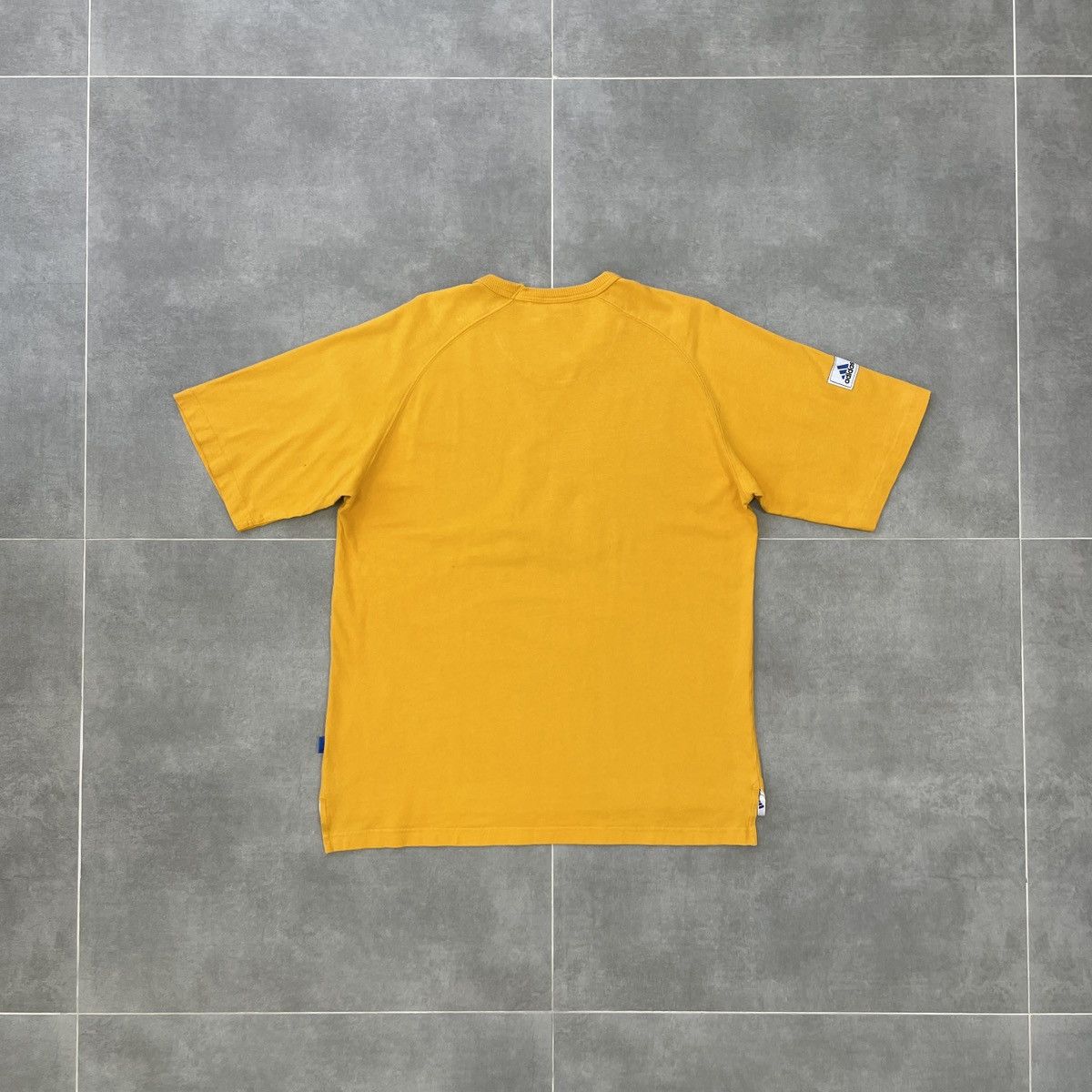 Adidas × Vintage Vintage Adidas T-Shirt Size M Size US M / EU 48-50 / 2 - 19 Thumbnail