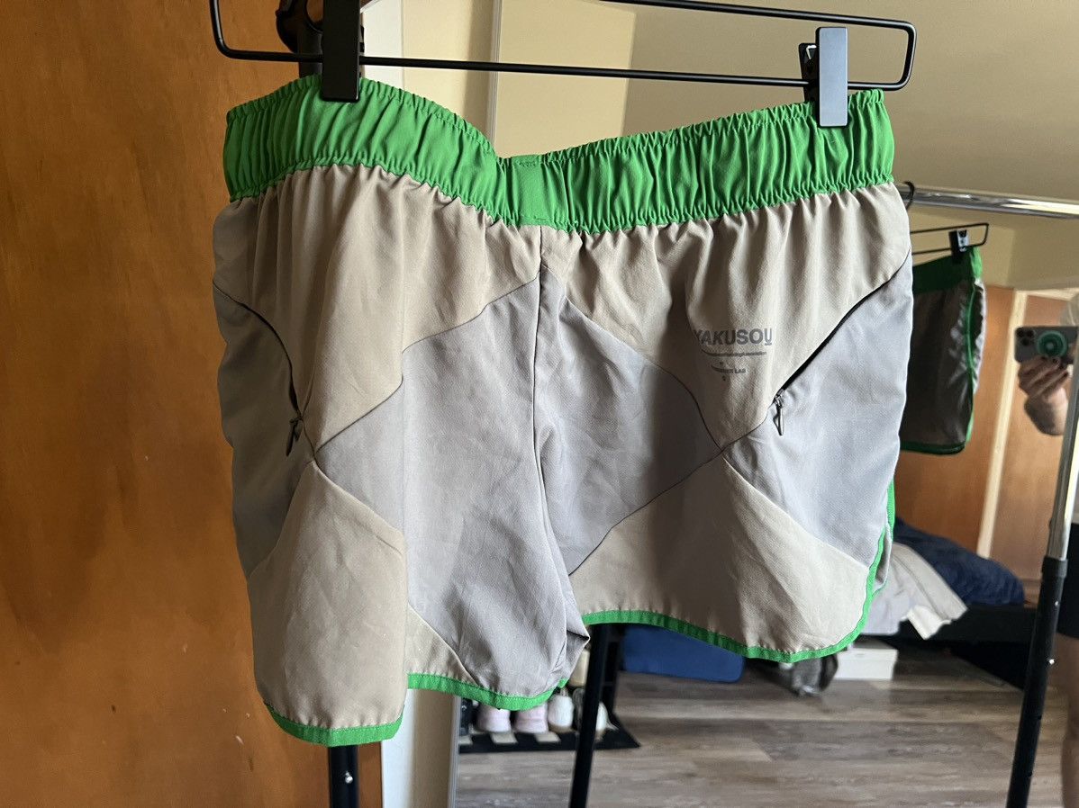 Gyakusou × Nike × Undercover Nike Gyakusou White and Green stripe running shorts Size US 32 / EU 48 - 2 Thumbnail