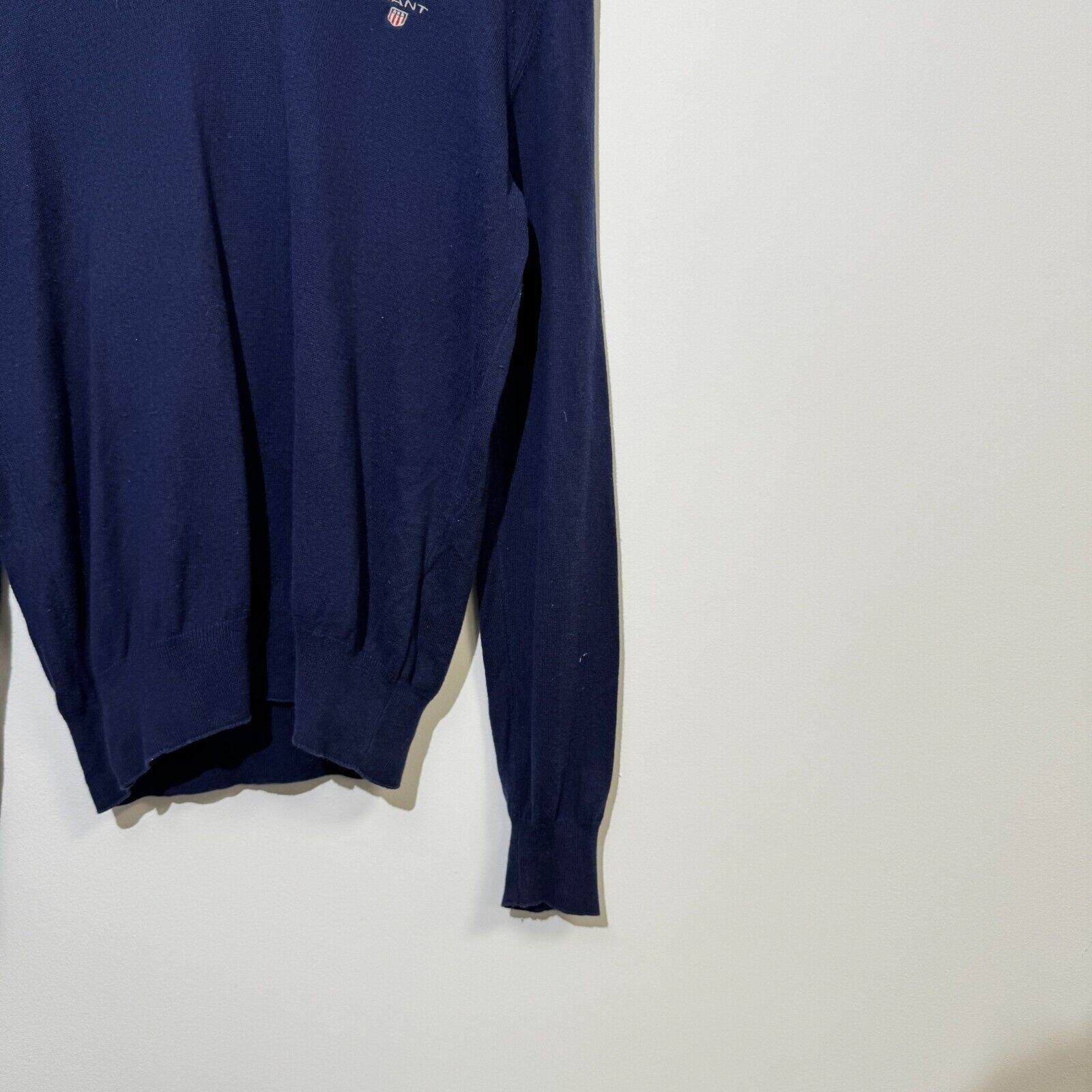 Gant × Vintage Vintage 90s Gant Unisex Navy Cotton Sweater Size L V-Neck Size US L / EU 52-54 / 3 - 3 Thumbnail