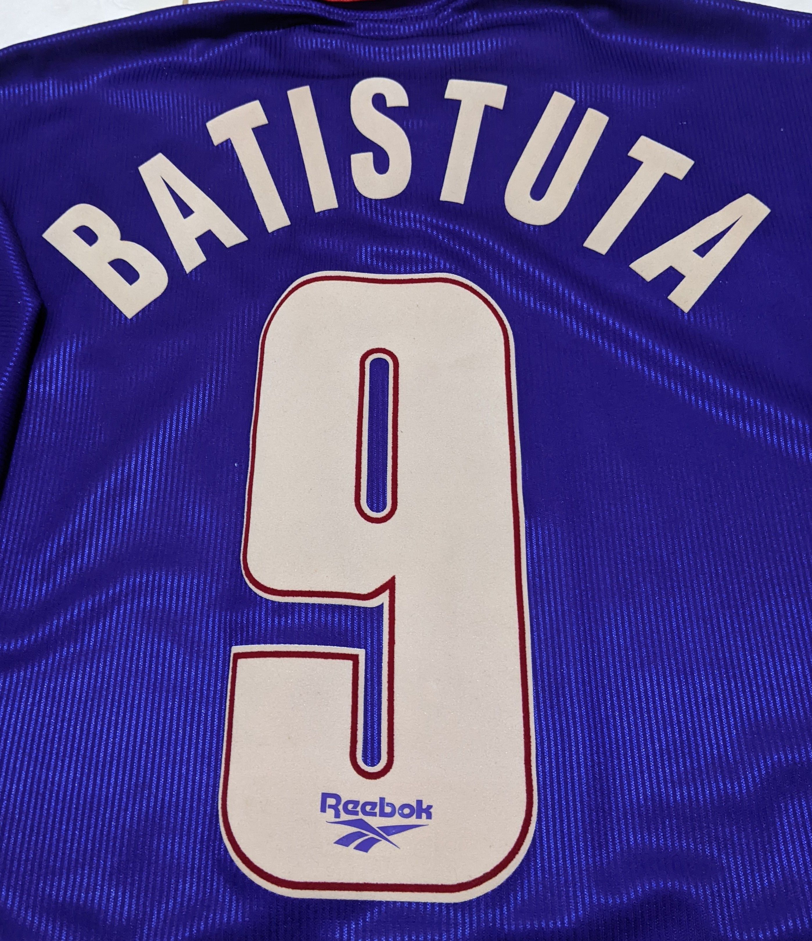 Reebok Fiorentina home 1995-97 Batistuta Jersey football shirt Size US L / EU 52-54 / 3 - 4 Thumbnail