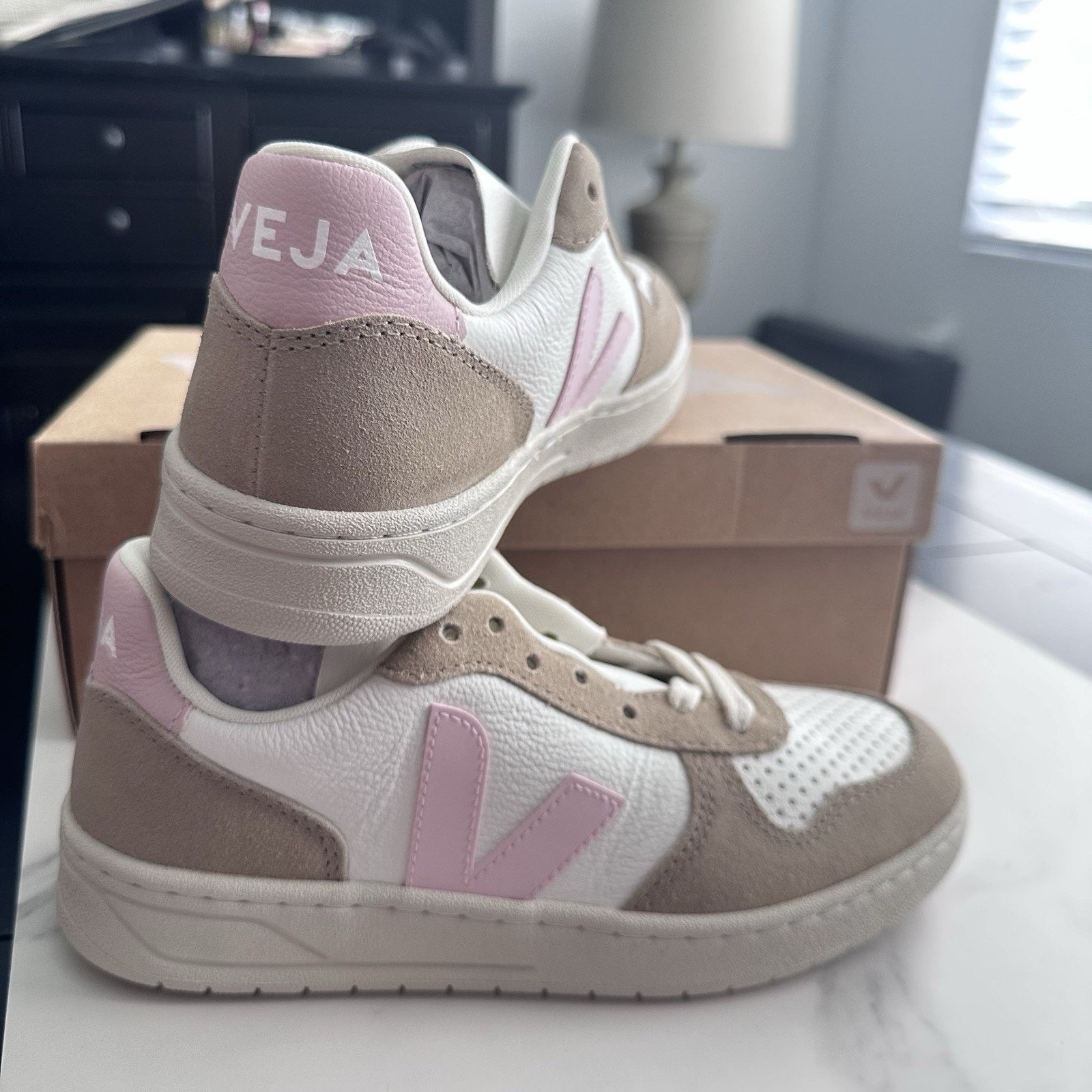 Veja Veja Women's V10 Chromefree White Sahara $160 US 5 EU 36 Size US 5 / IT 35 - 4 Thumbnail