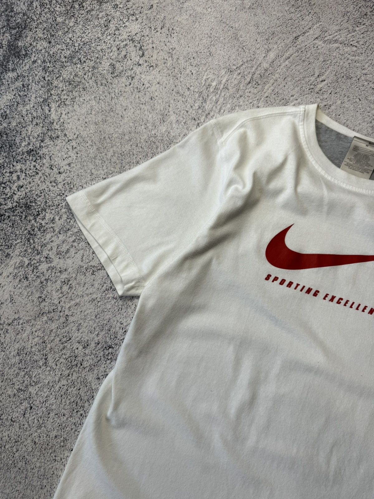 Nike Nike Vintage 90s Faded Big Swoosh Center Logo Tee Shirt Size US M / EU 48-50 / 2 - 6 Thumbnail