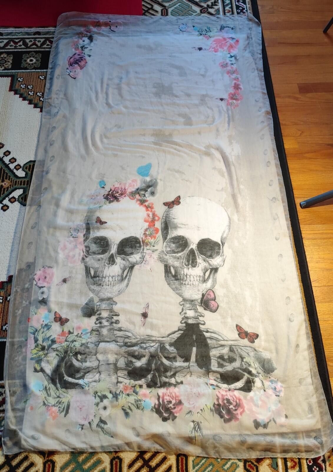 The Unbranded Brand Skulls and Flowers Fashion scarf Size ONE SIZE - 1 Thumbnail