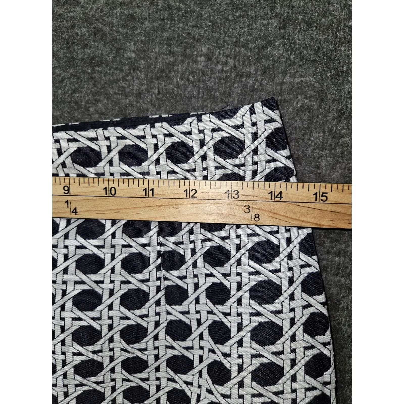 Banana Republic Banana Republic Womens 6 Knee Length Navy White Geometric Lined Pencil Workwear Skirt Size 28" / US 6 / IT 42 - 2 Thumbnail