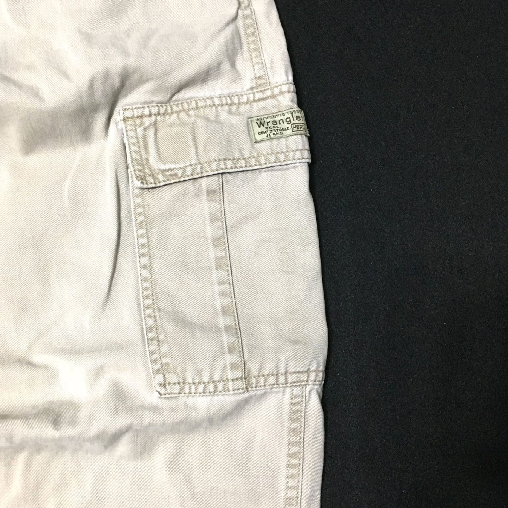 Wrangler VINTAGE Wrangler Hero Cargo Pants Men 34 Beige Cotton Relaxed Utility Work Jeans Cargo Pocket 34-28 Size US 34 / EU 50 - 2 Thumbnail