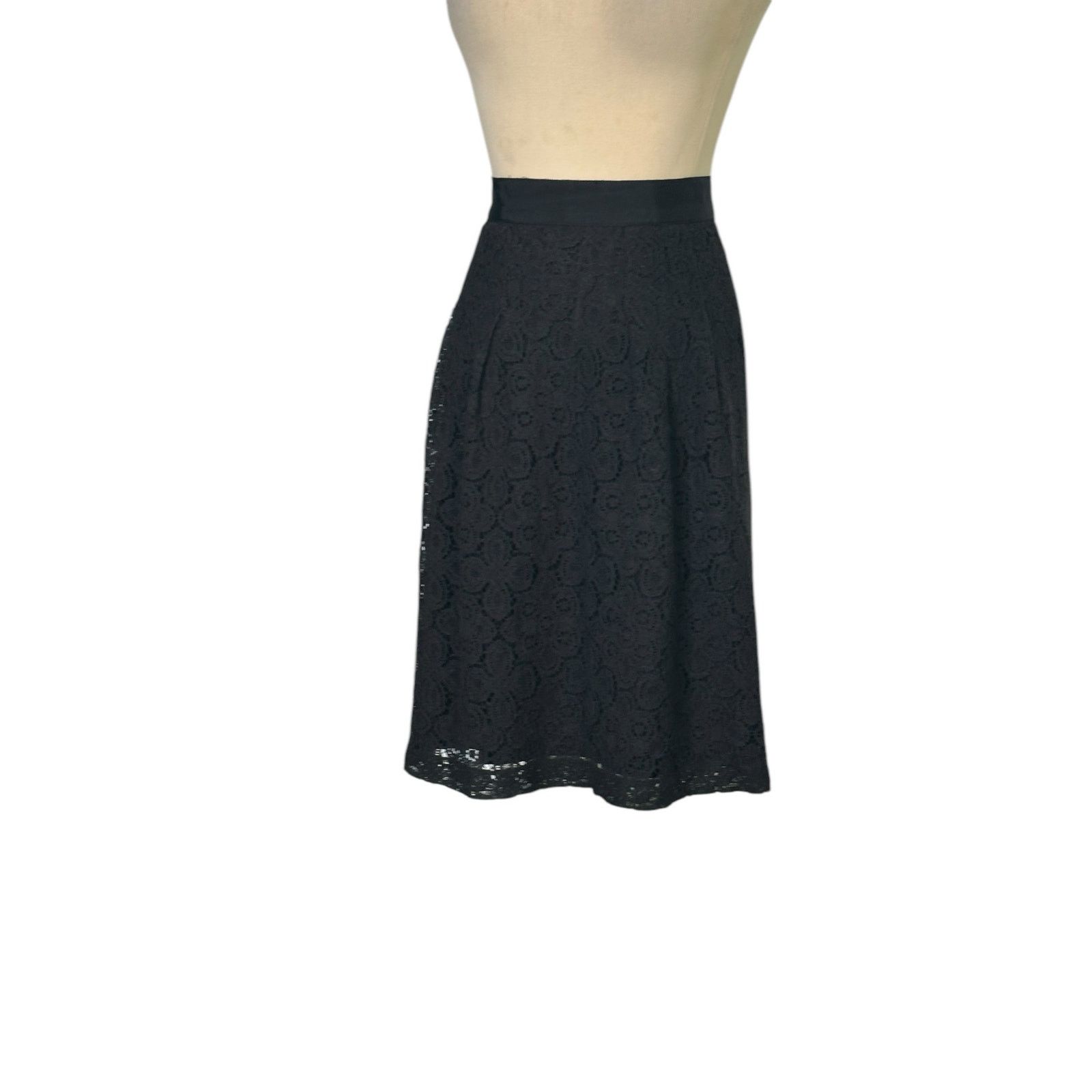 Loft Loft black lace a line skirt size 14P Size 36" / US 14 / IT 50 - 7 Thumbnail