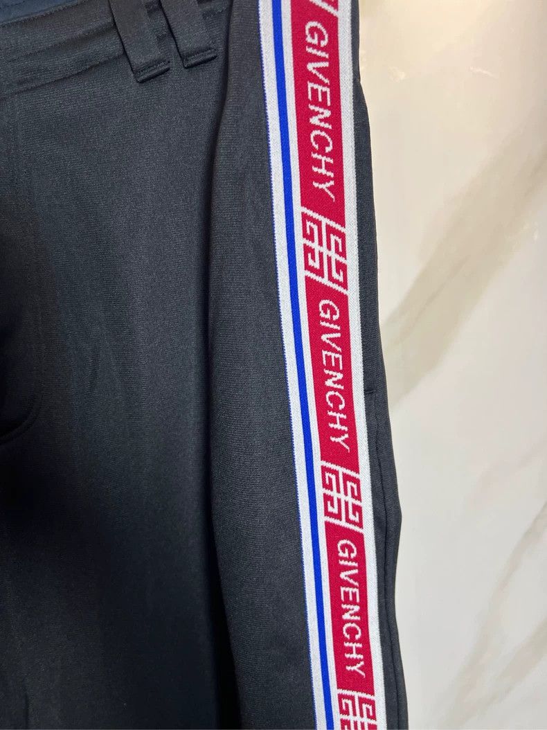 Givenchy Givenchy SiseL Side stripe logo sweatpants, black, size L Size US M / EU 48-50 / 2 - 5 Thumbnail