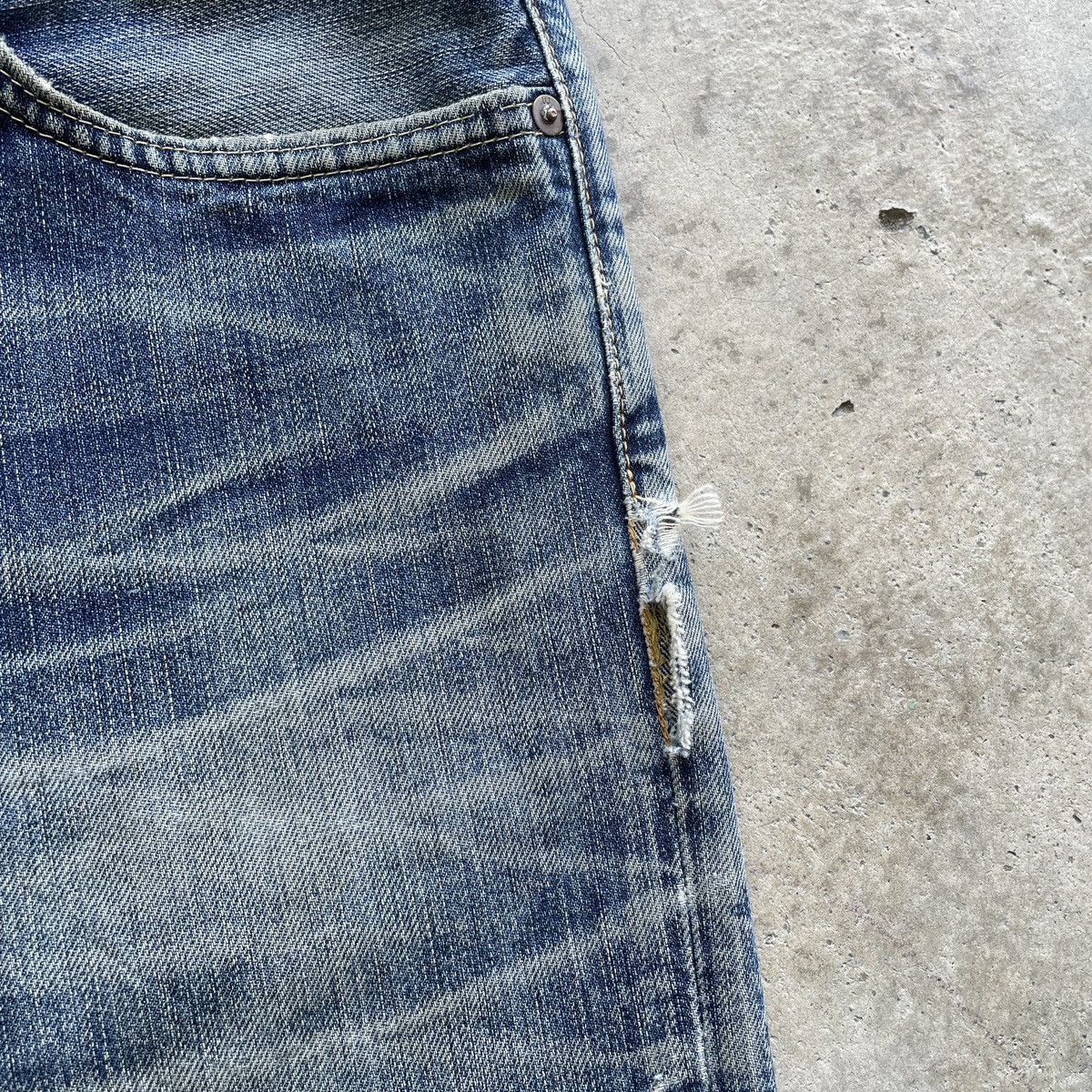 Japanese Brand Vintage Japanese Faded StoneWash Jeans Denim Pants W35 Size US 35 - 9 Thumbnail