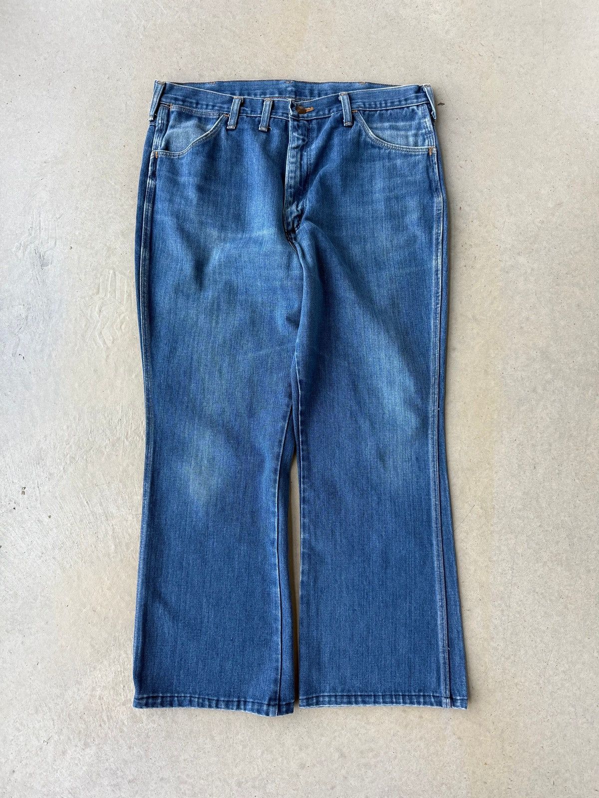 Vintage Vintage 90s Wrangler Dark Wash Flared Denim Jeans Size US 38 / EU 54 - 1 Thumbnail