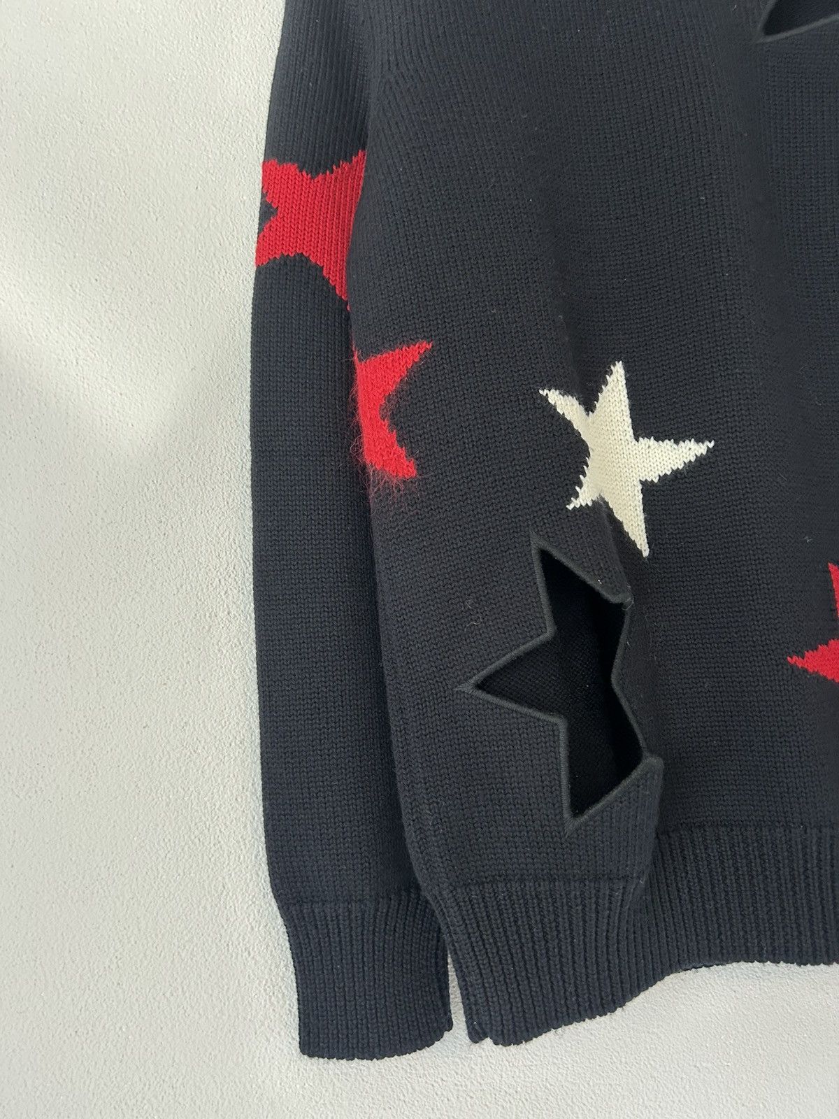 Givenchy Oversized Wool Sweater with Stars Size US S / EU 44-46 / 1 - 6 Thumbnail