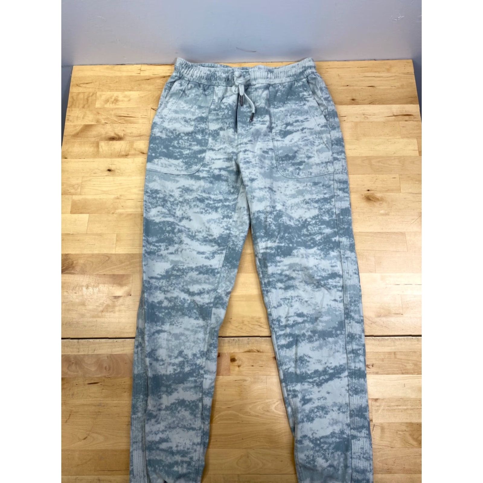 Athleta Athleta Joggers Womens XS Gray Abstract Casual Activewear Drawstring 10332 Size 26" / US 2 / IT 38 - 2 Thumbnail